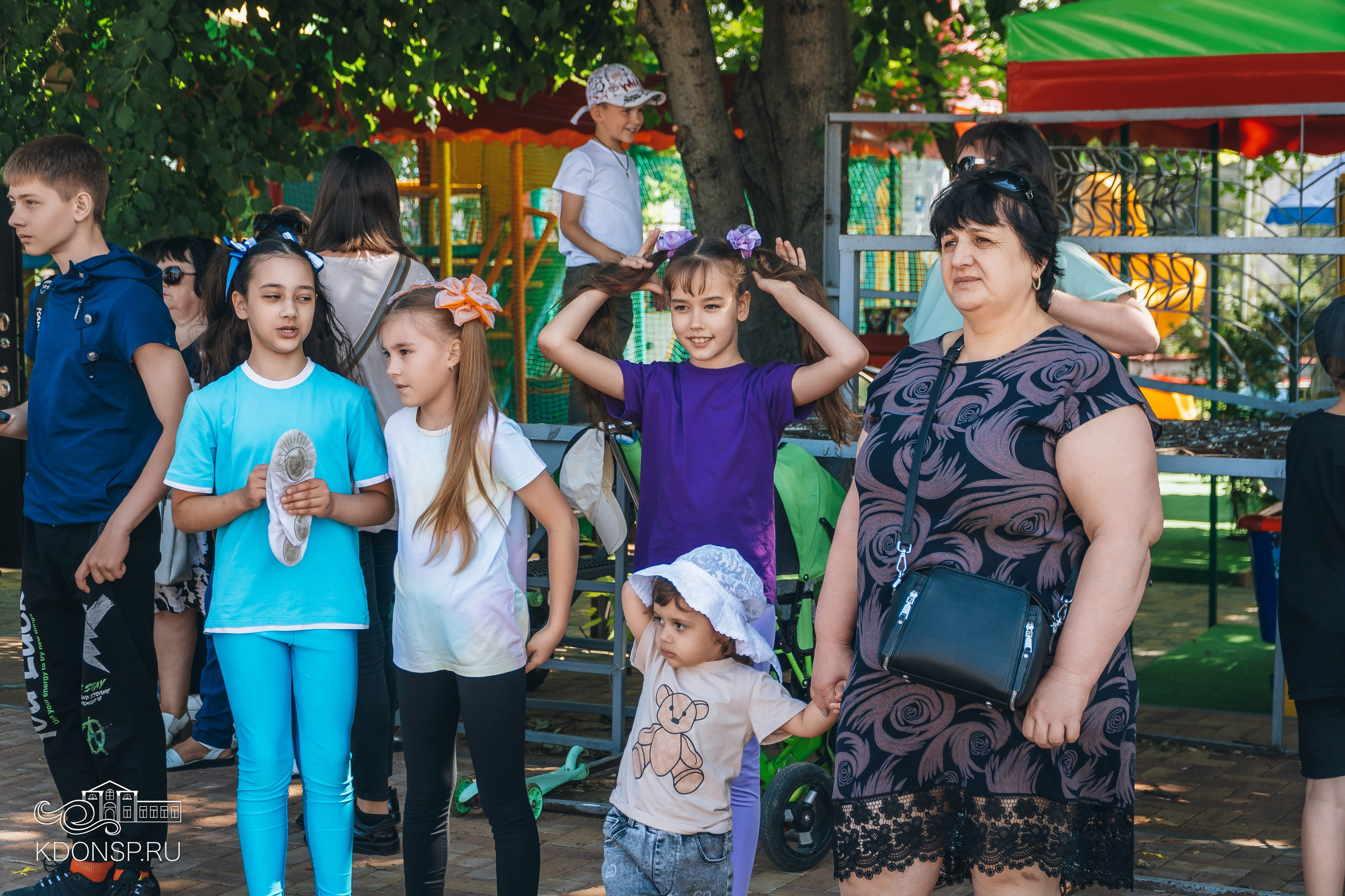 Должны смеяться дети. Новотитаровский Дом культуры