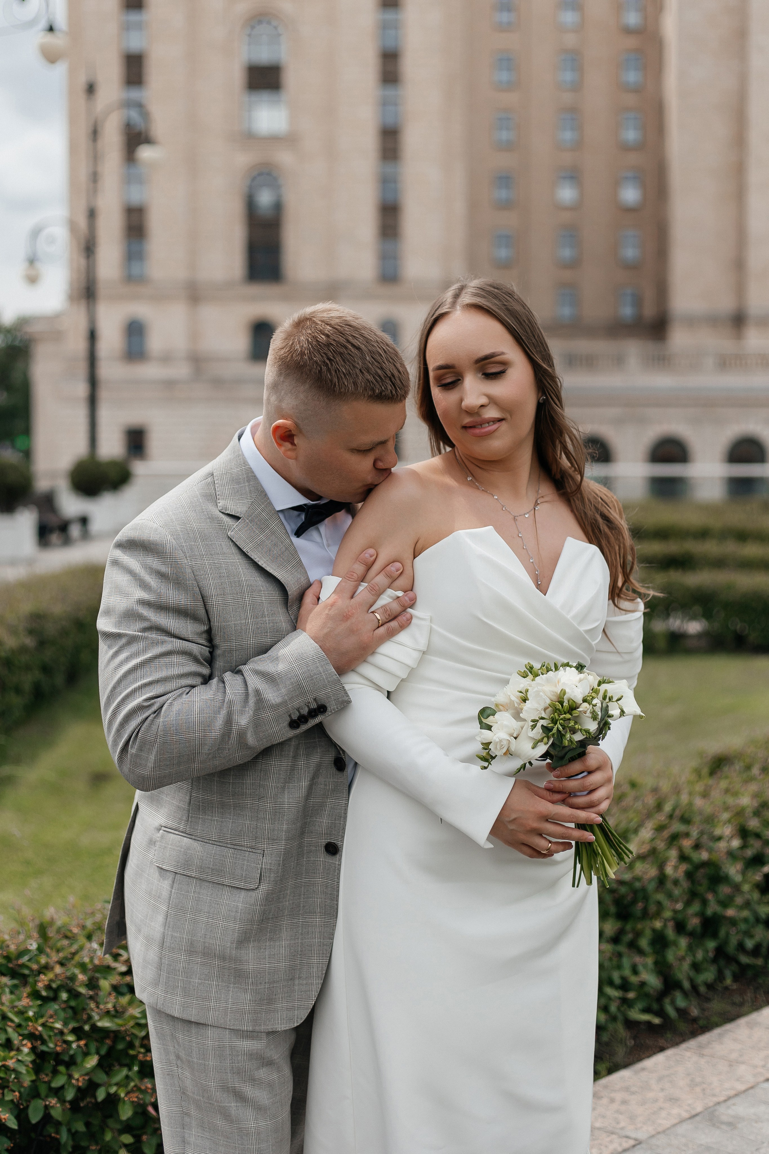 Свадебная прогулка в Москве. Свадебный фотограф в Москве Дарья Олендарёва