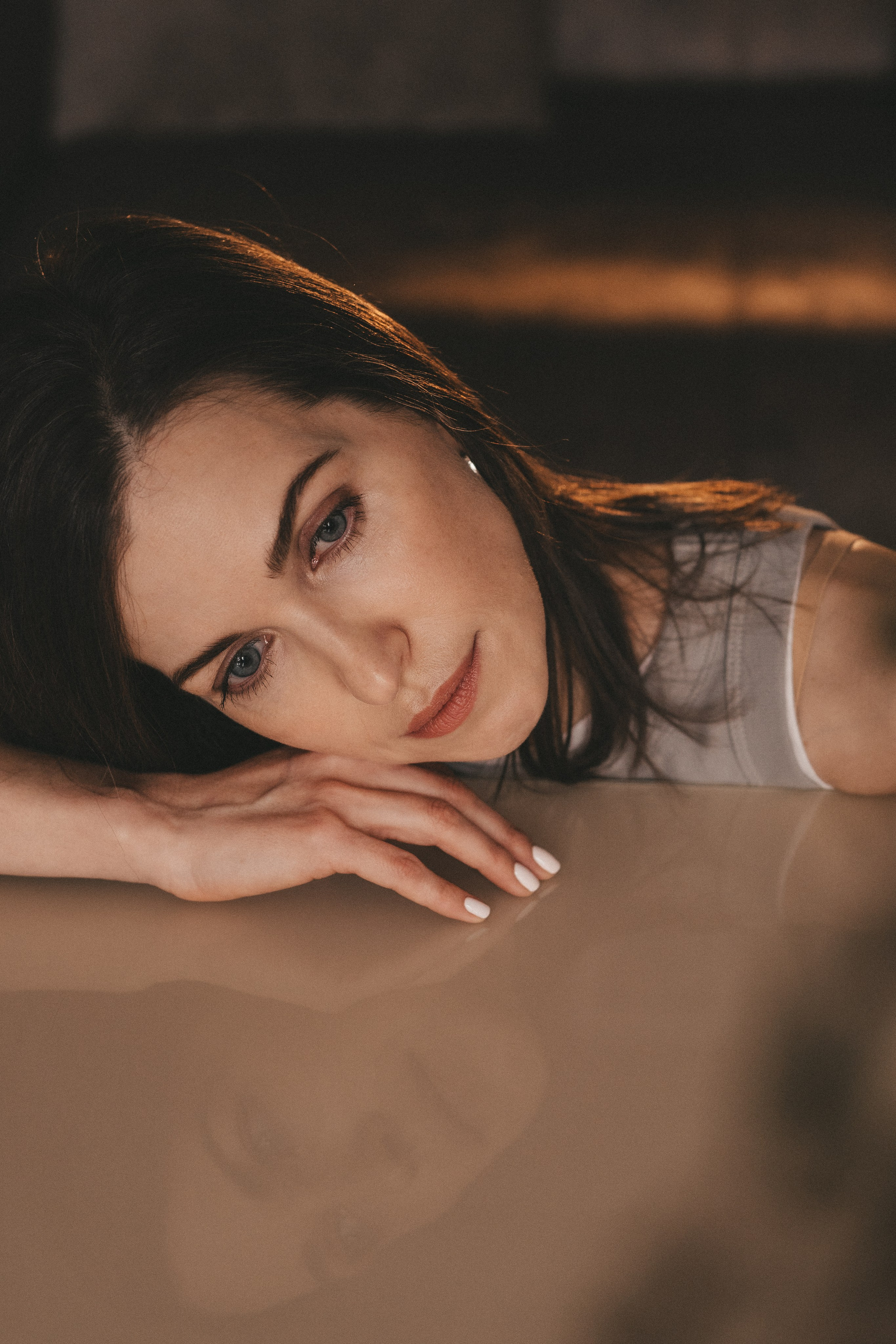 Женский портрет дома с естественным светом во Владивостке. Портретный и семейный фотограф во Владивостоке Светлана Мухильченко