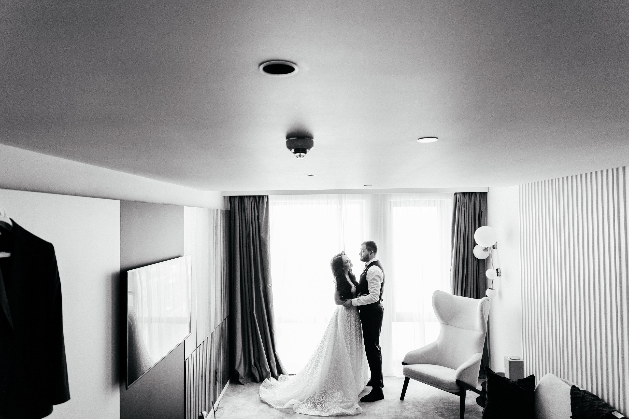 Ксения Афанасьева свадебный организатор координирует свадебное мероприятие