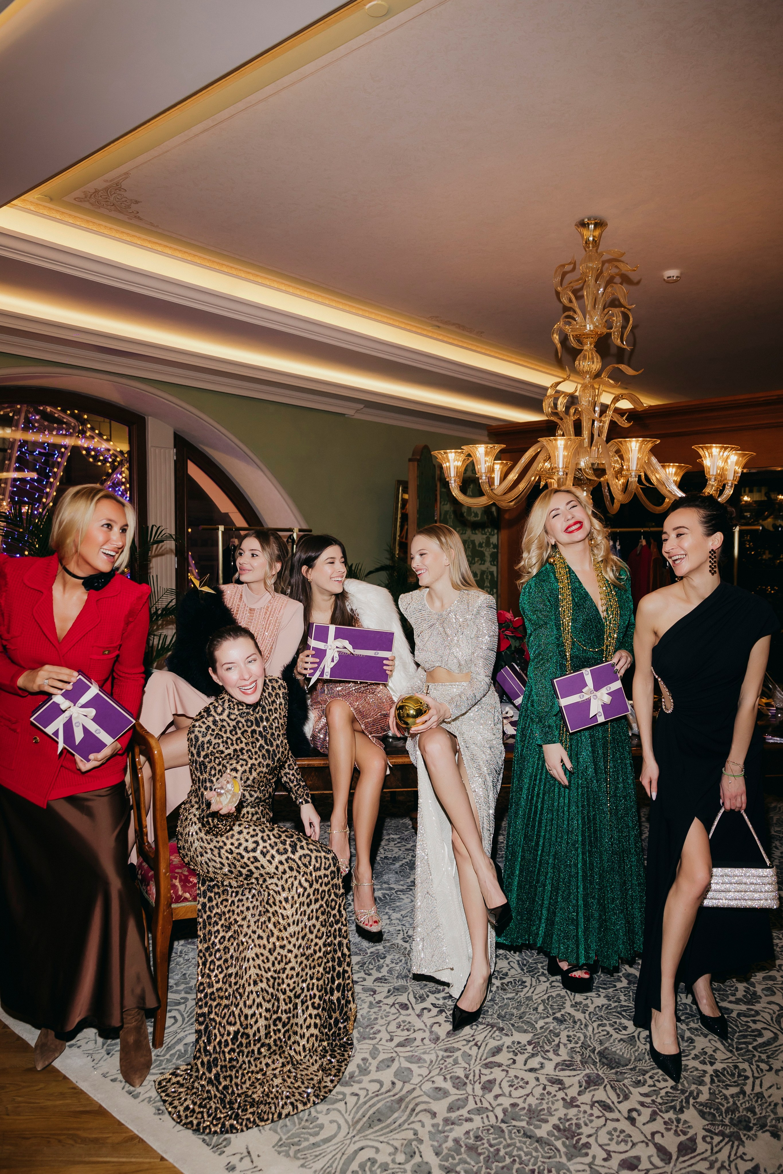 Девичник Алены Бердовой, Bosco Ceremony. «Птичка на проводе»: информационный портал в Москве