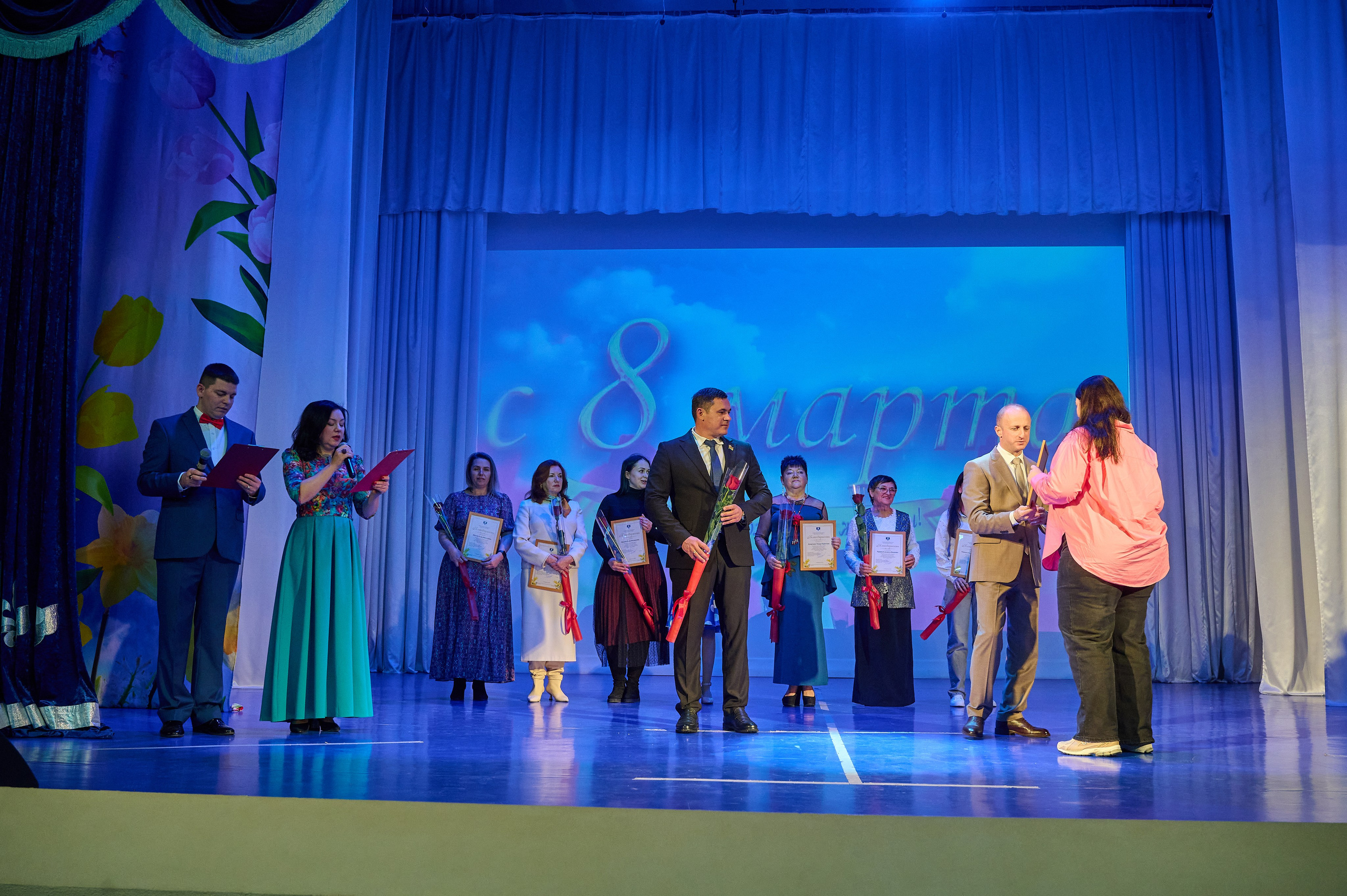 8 марта Марьина роща. Жизнь курорта Кабардинка в фотографиях