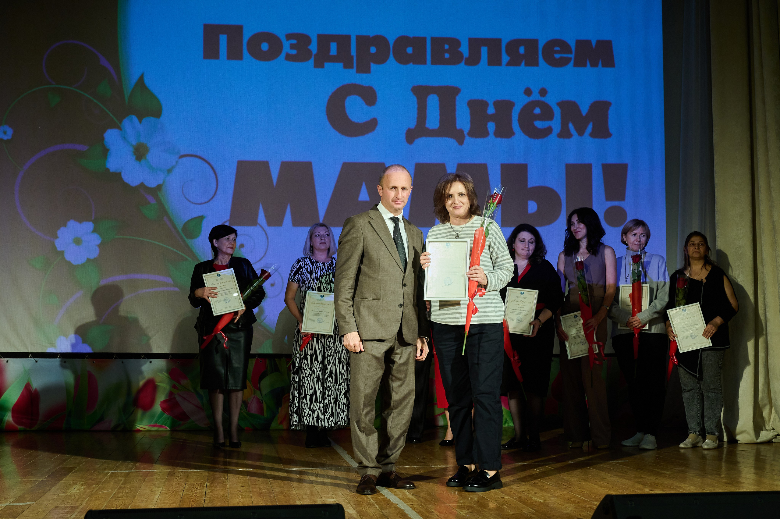 День матери Кабардинка. Жизнь курорта Кабардинка в фотографиях