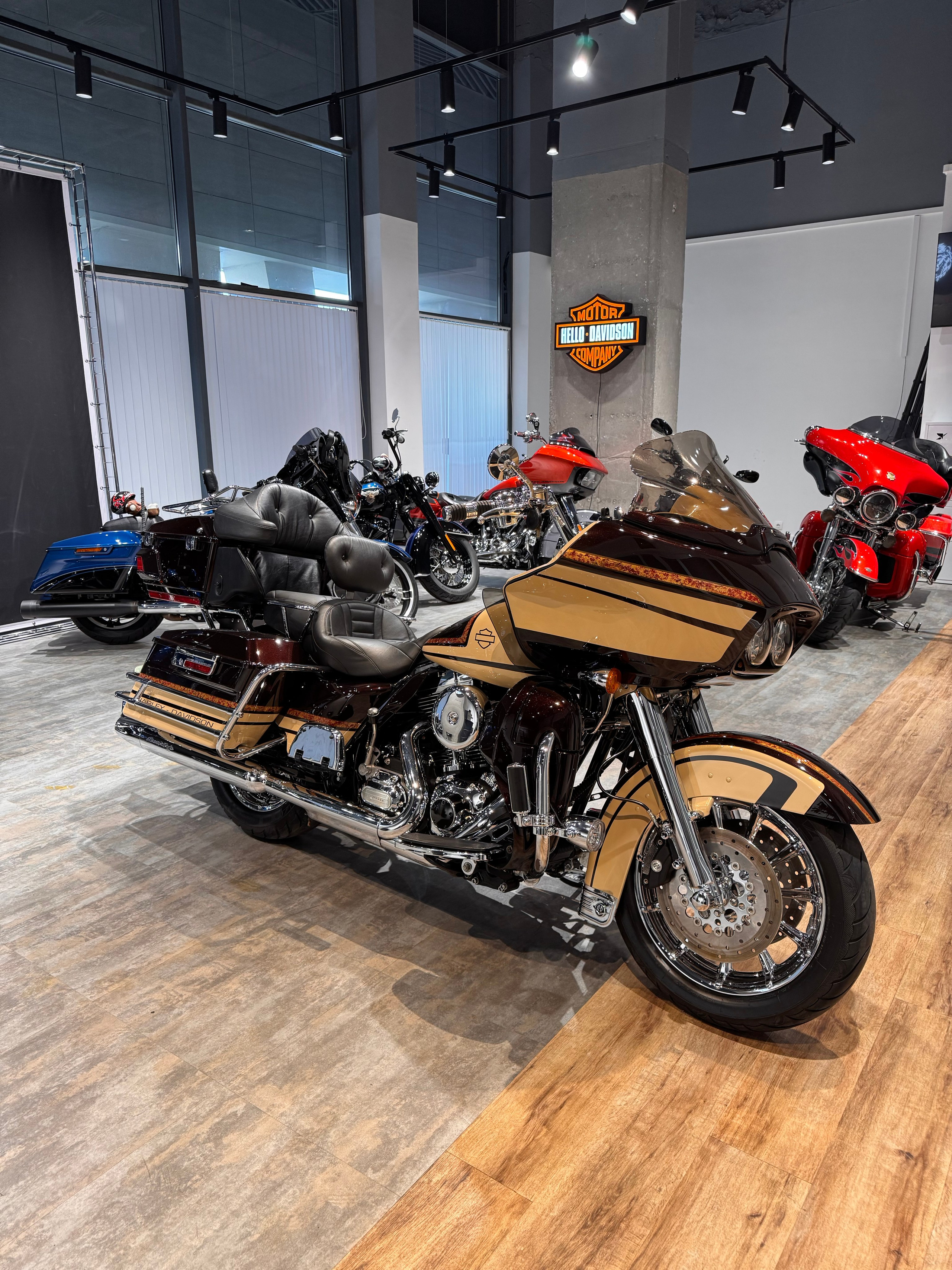 Продажа мотоцикла Harley-Davidson Road Glide Ultra 103 (Touring)— купить мотоцикл. Hello Davidson, Москва. Только хорошие мотоциклы…