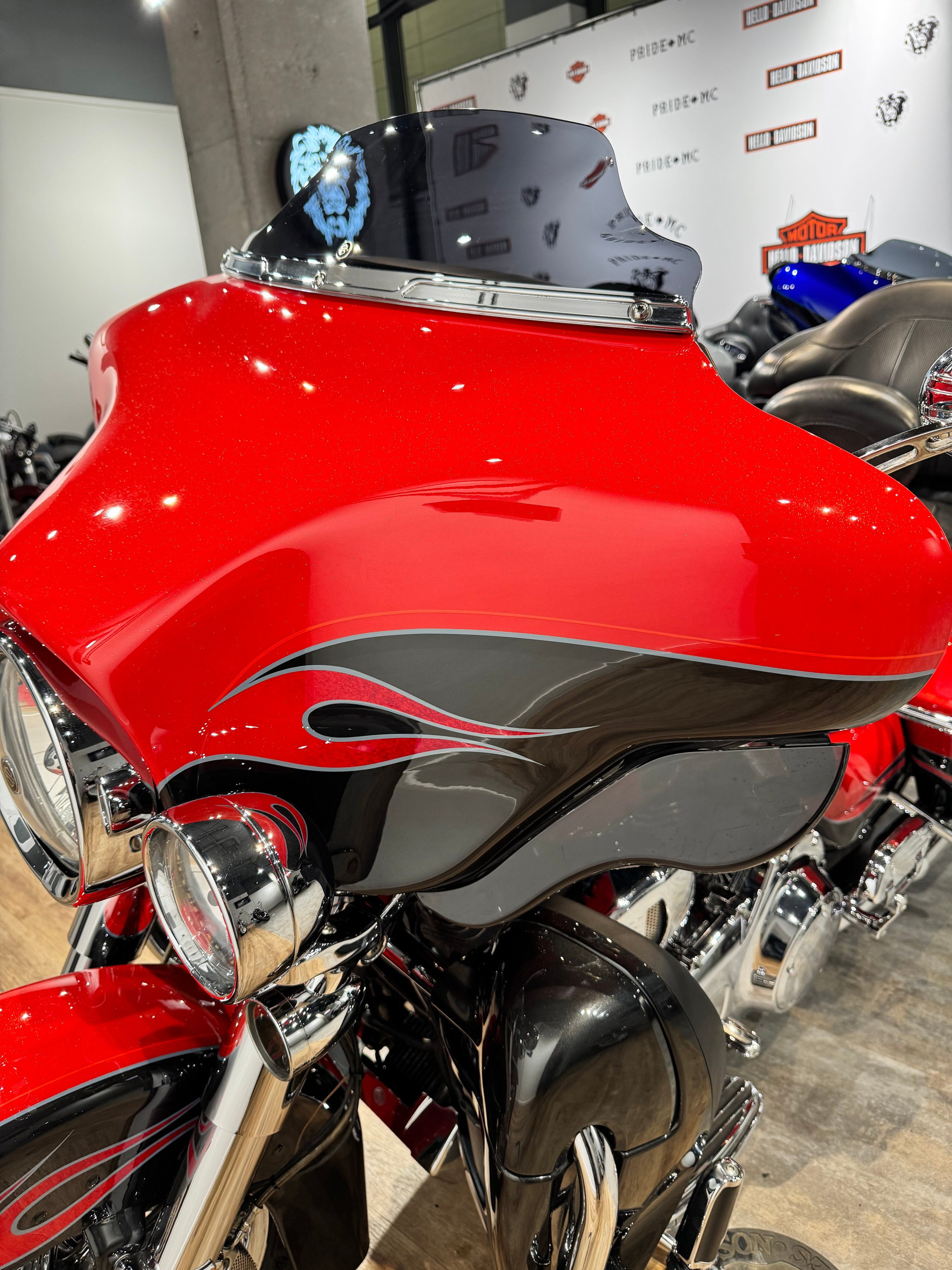 Купить Harley-Davidson 2010 Elеctrа Glidе CVO Limited 110 (Touring) — подробнее на сайте. Hello Davidson, Москва. Только хорошие мотоциклы…