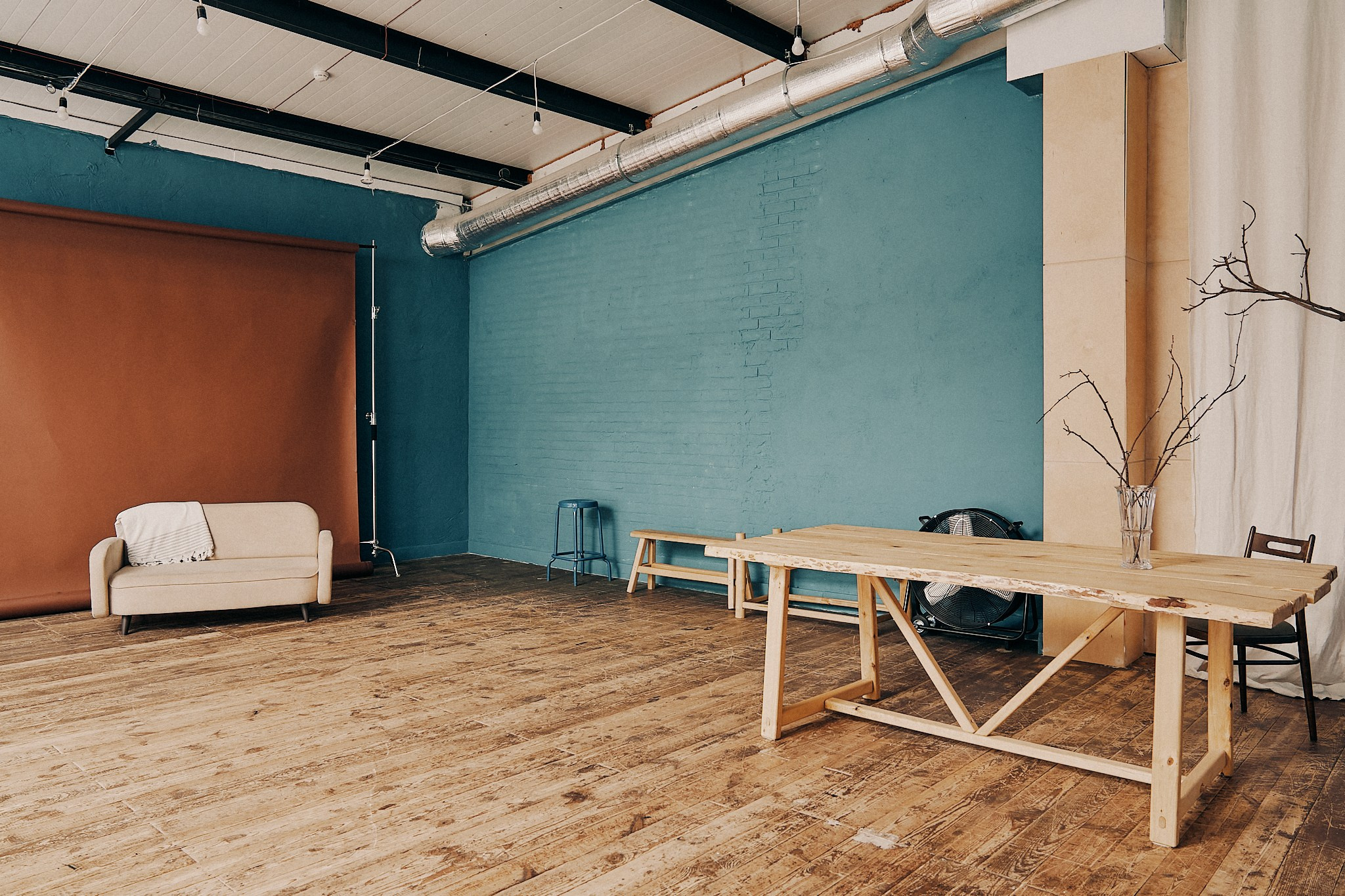 Светлая фотостудия в Барнауле. MN Studio