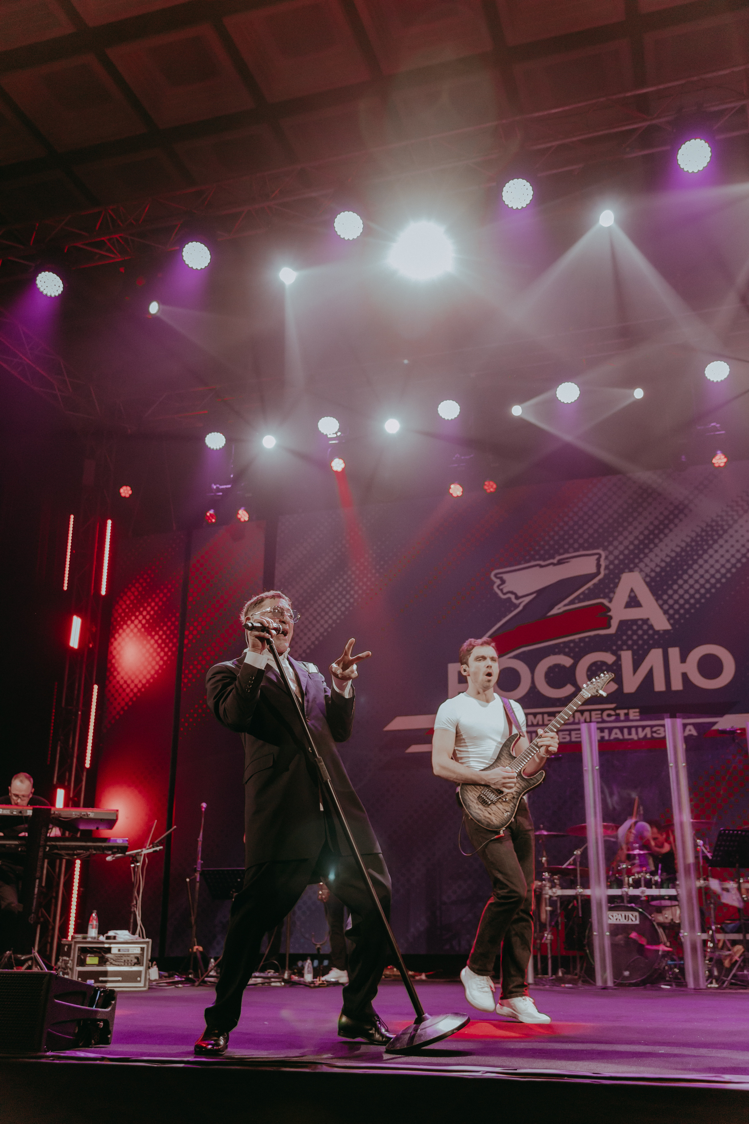 Григорий Лепс благотворительный концерт «Zа Россию» в Москве. «Птичка на проводе»: информационный портал в Москве