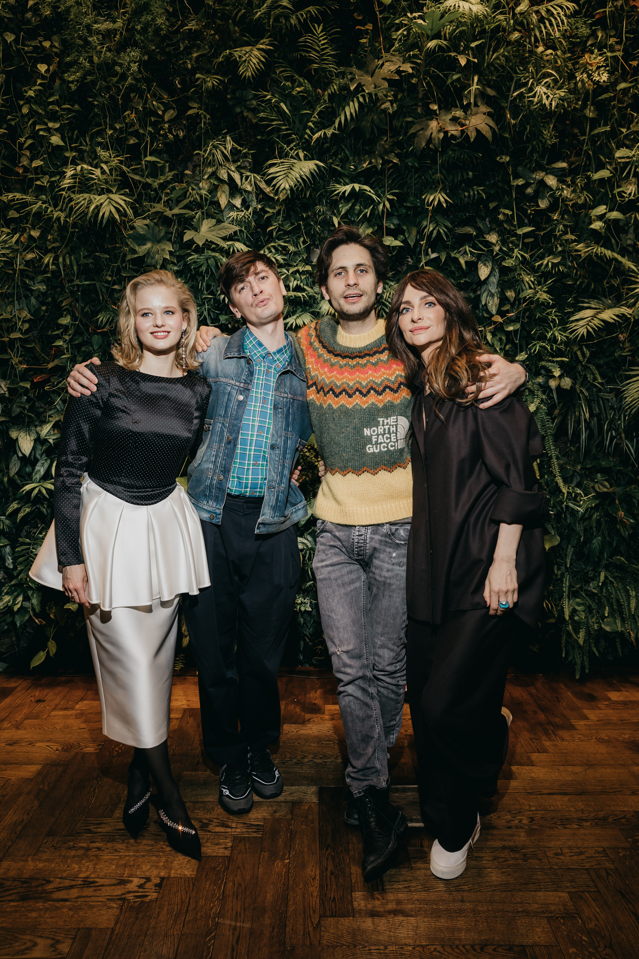 Александра Бортич, Александр Гудков, Александр Молочников и Екатерина Варнава на премьере Орел & Решка. Кино в Москве