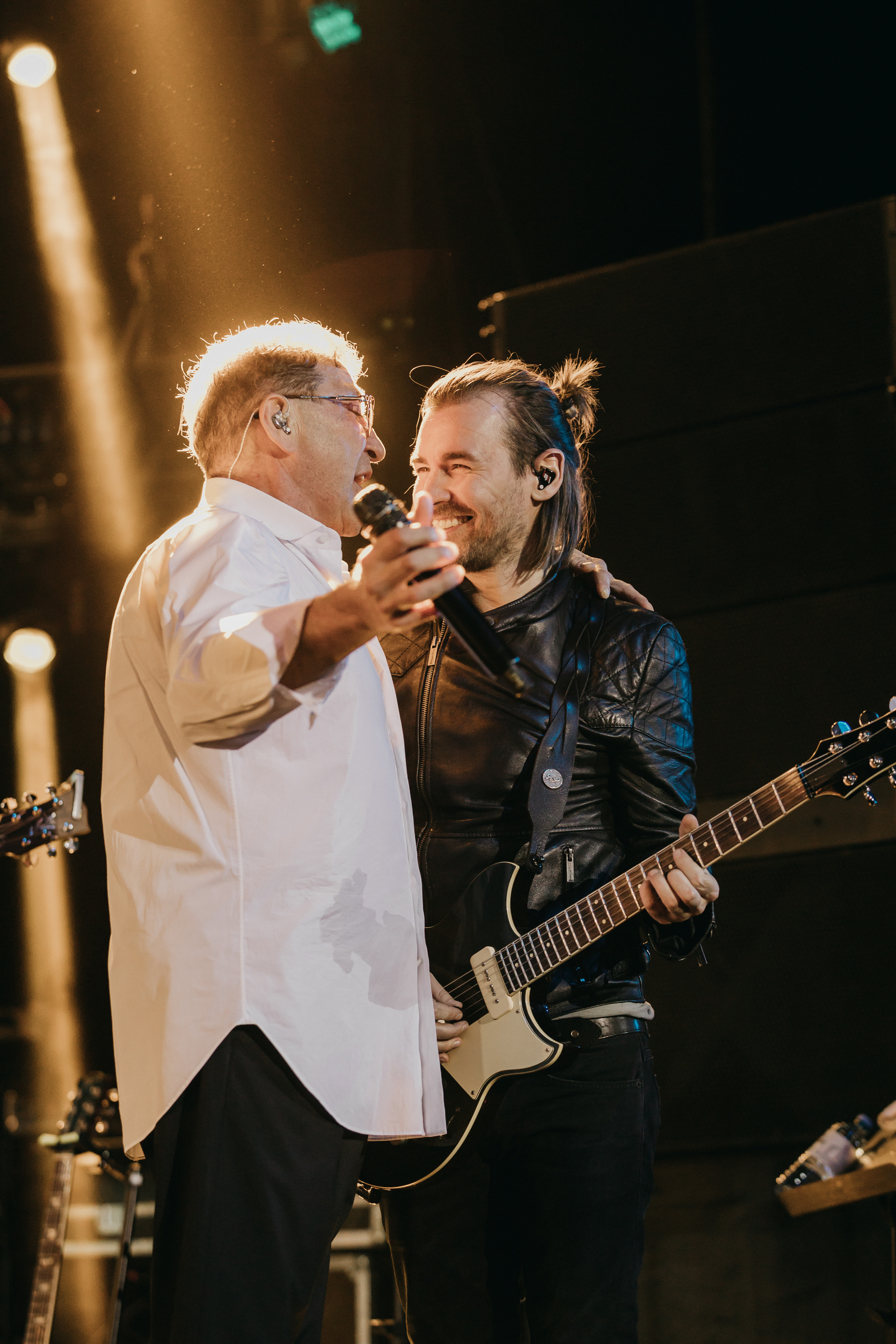 Большой праздничный концерт «Я нравлюсь женщинам» в Москве. «Птичка на проводе»: информационный портал в Москве