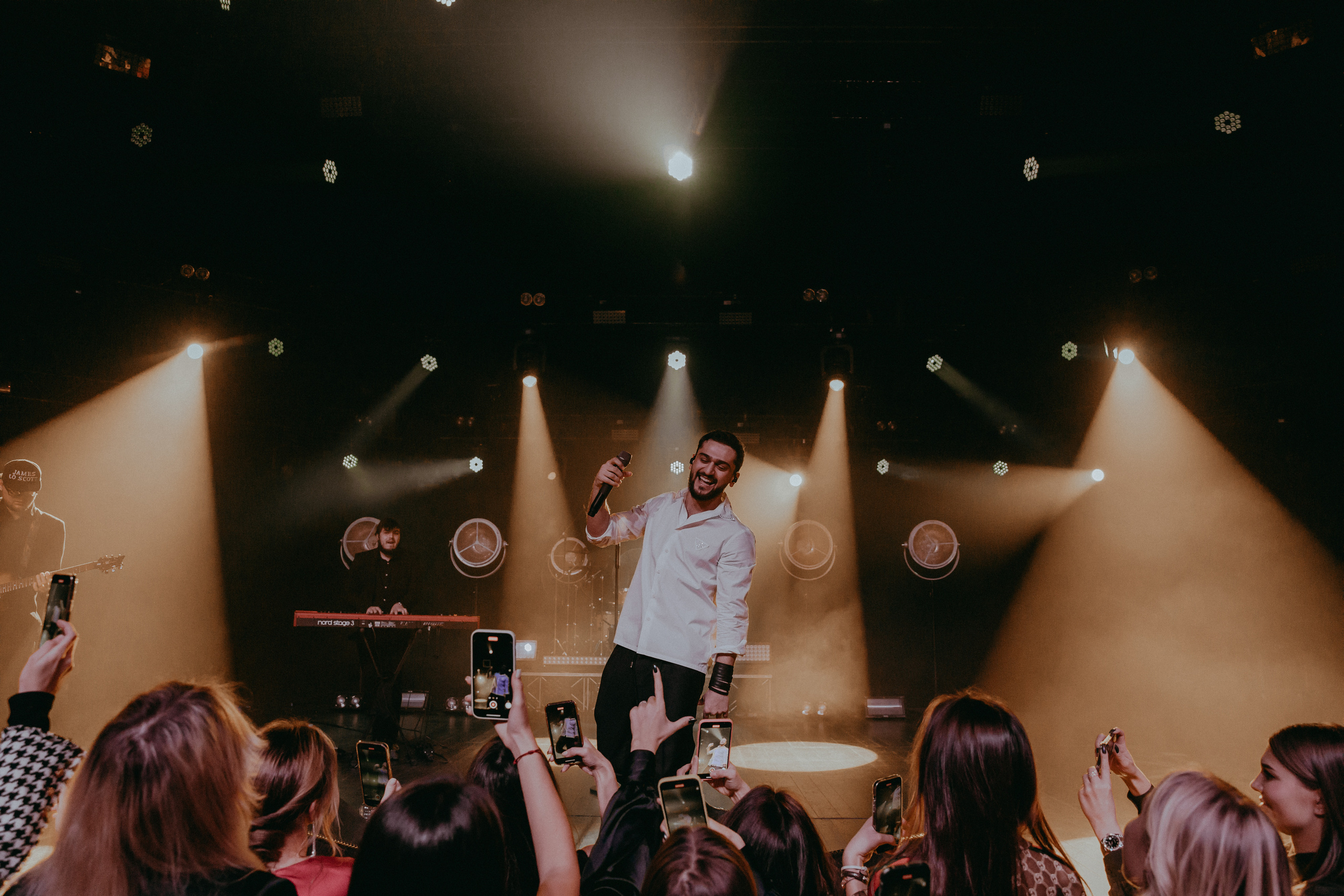 Концерт JONY в Барвихе. «Птичка на проводе»: информационный портал в Москве