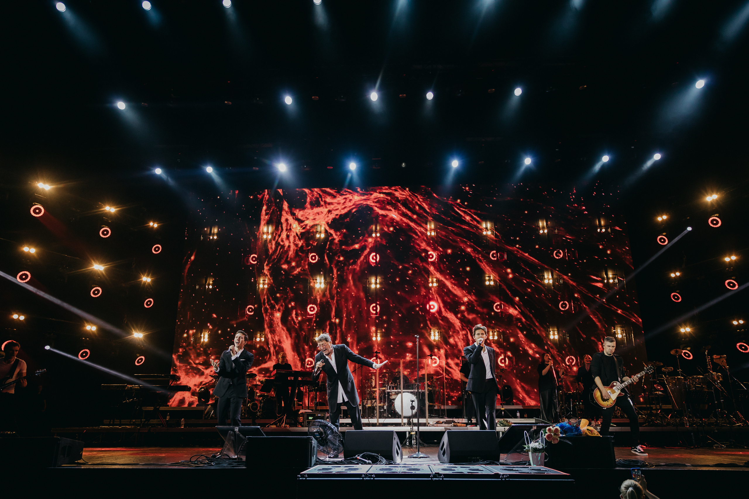 певец ЮрКисс, Григорий Лепс и певец ВладиМир на праздничном концерте Я нравлюсь женщинам в Москве