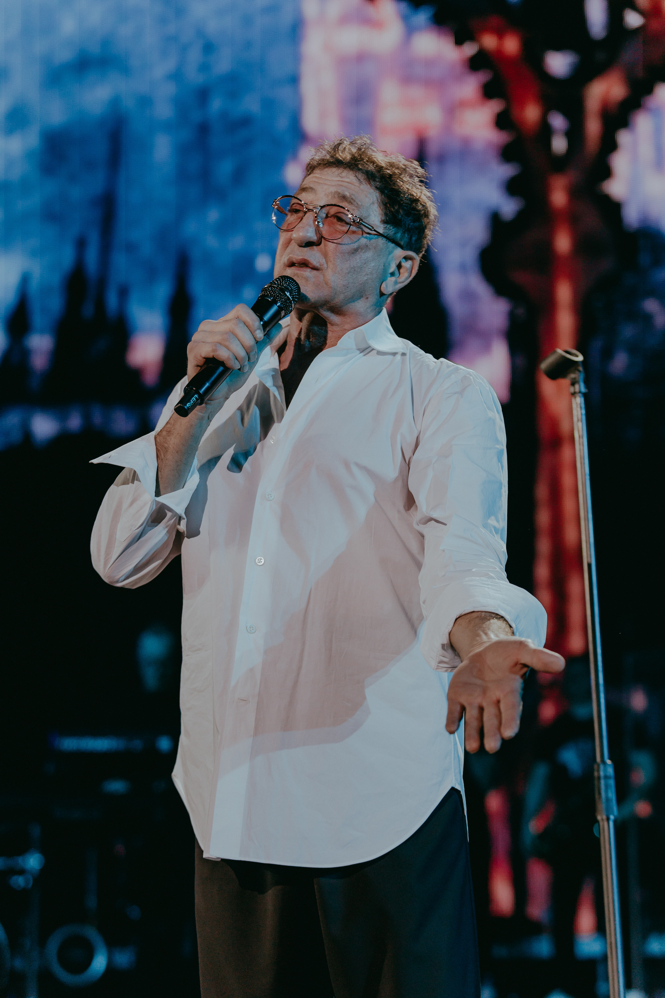 Большой праздничный концерт «Я нравлюсь женщинам» в Москве. «Птичка на проводе»: информационный портал в Москве