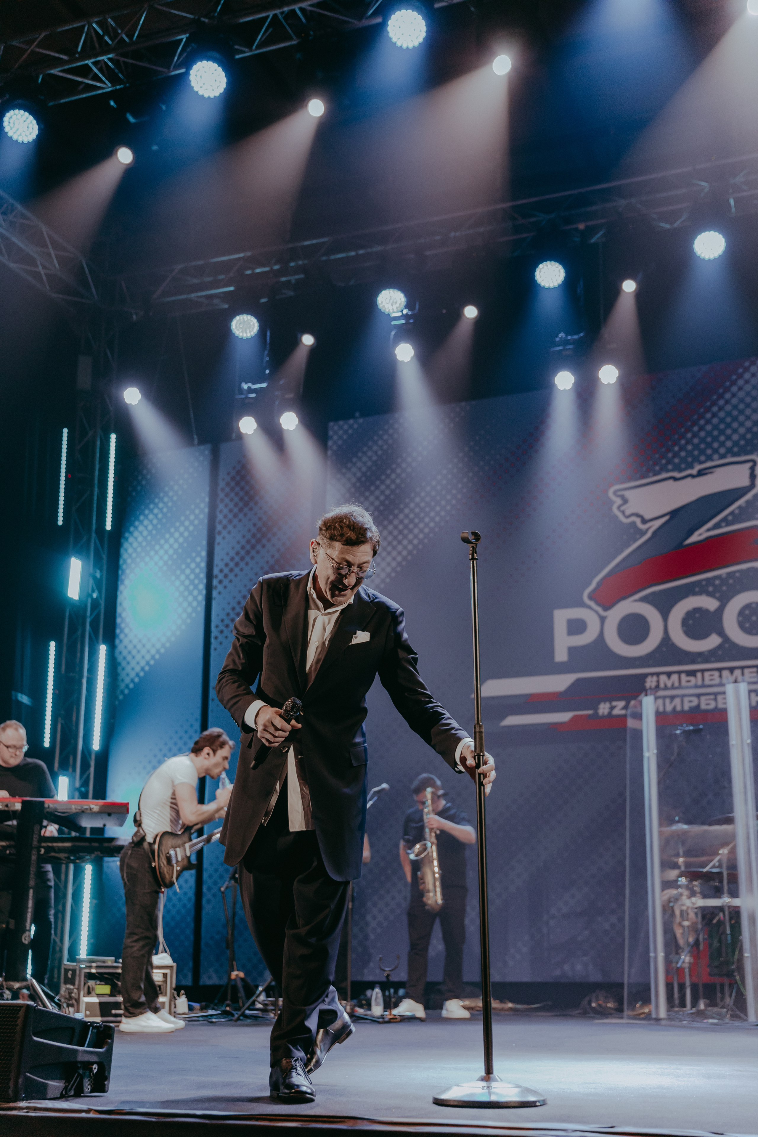 Григорий Лепс благотворительный концерт «Zа Россию» в Москве. «Птичка на проводе»: информационный портал в Москве