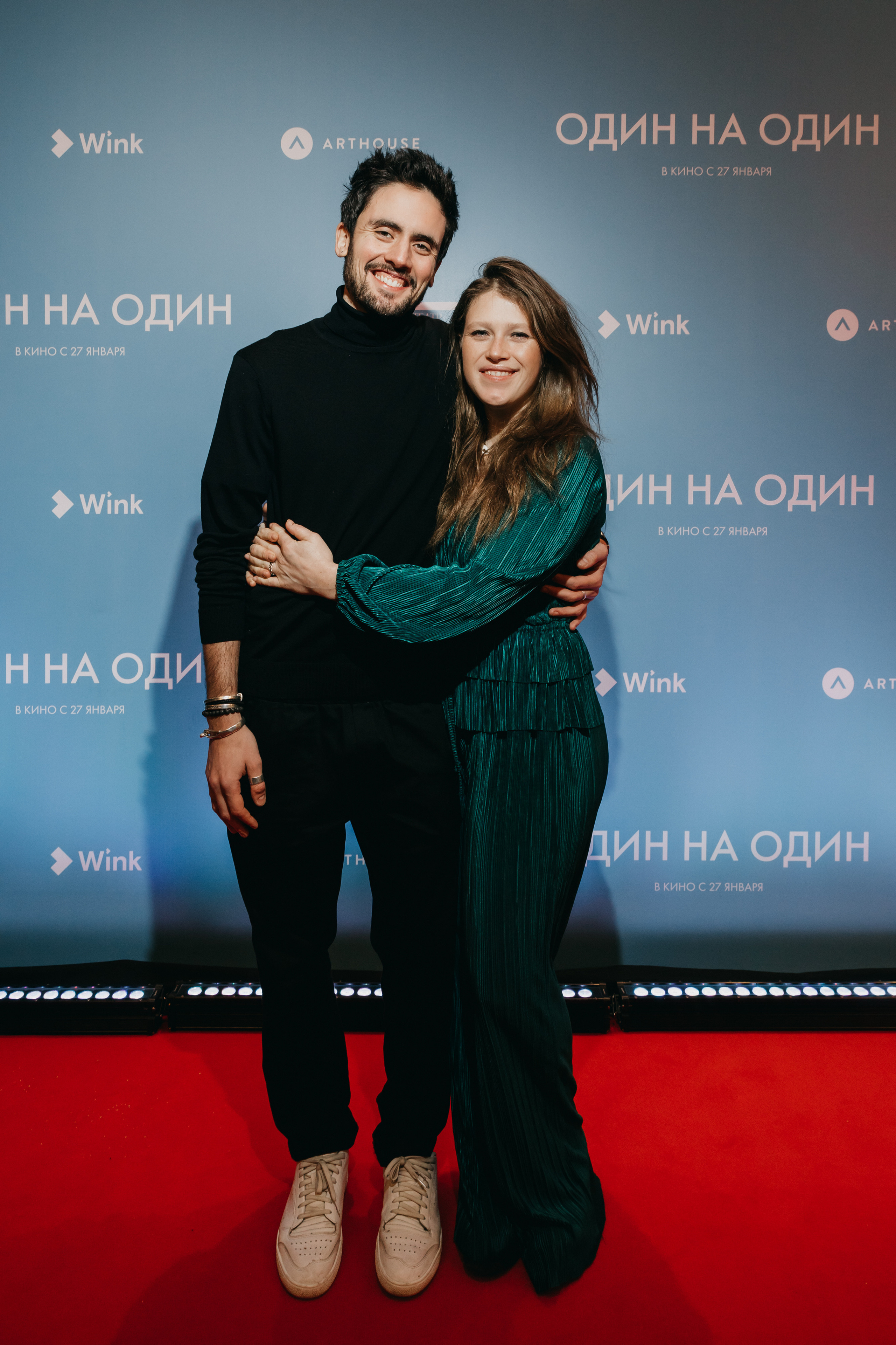 Даниил Радлов и Варвара Шмыкова на премьере фильма Один на один в Москве