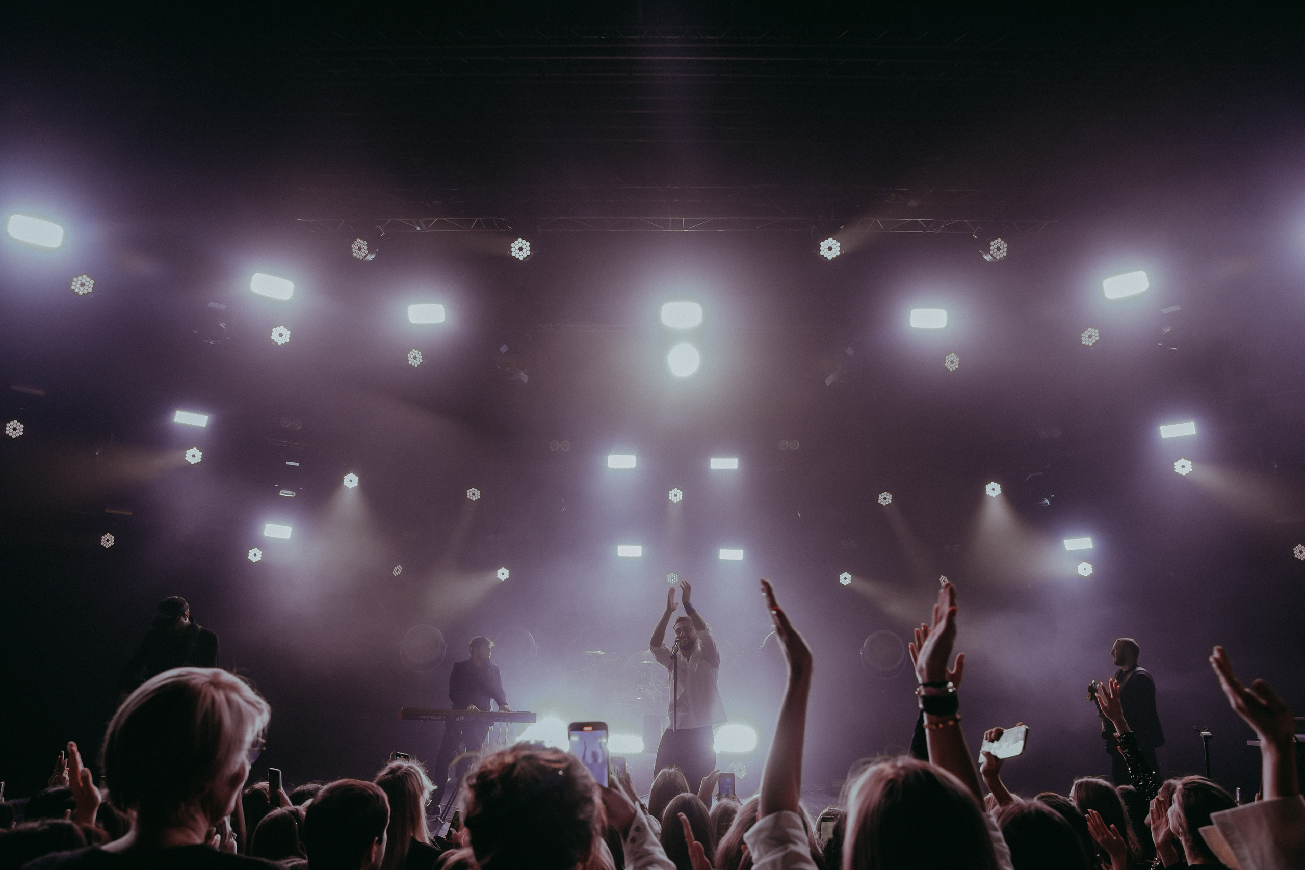 Концерт JONY в Барвихе. «Птичка на проводе»: информационный портал в Москве