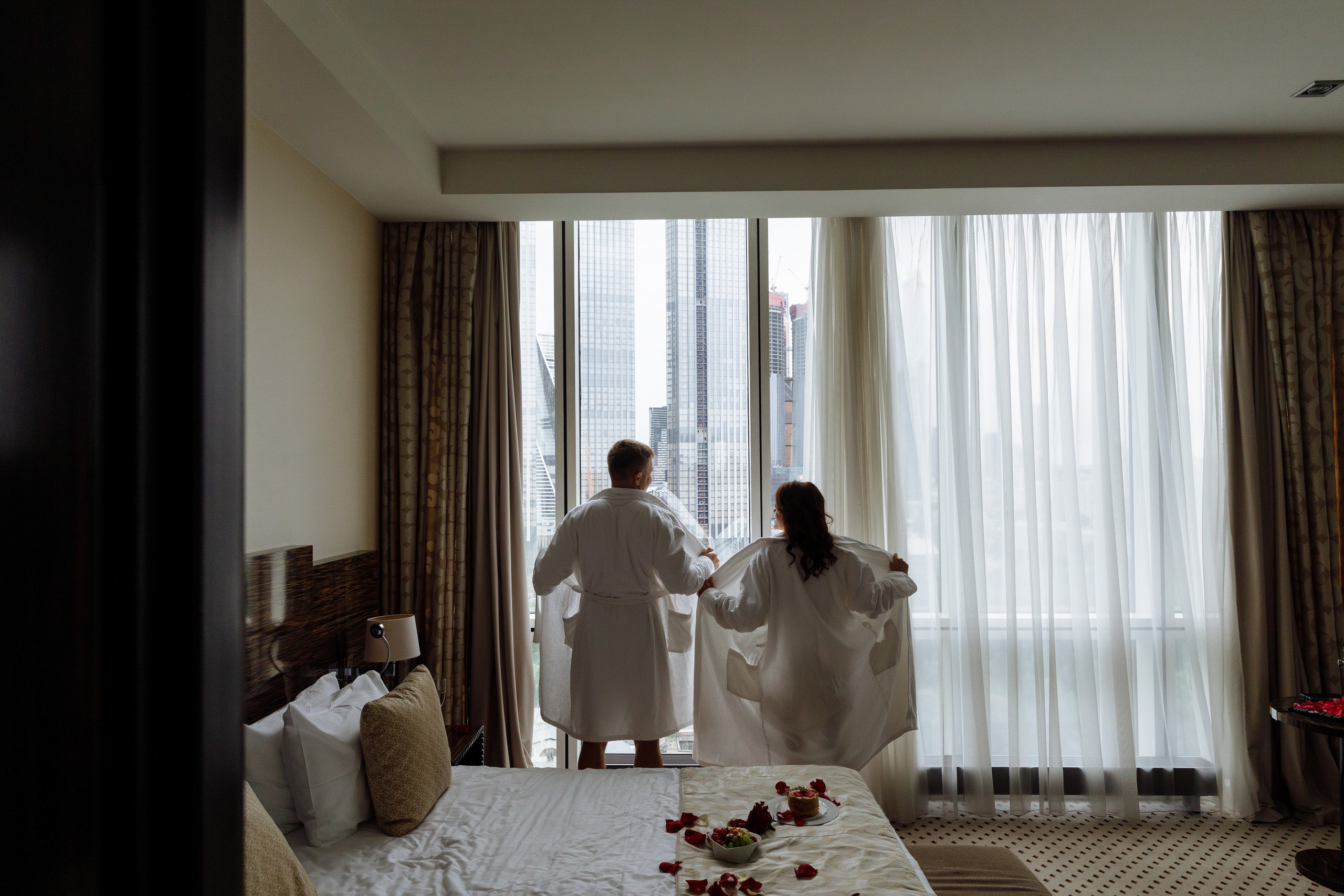 Смех, торт и танцы