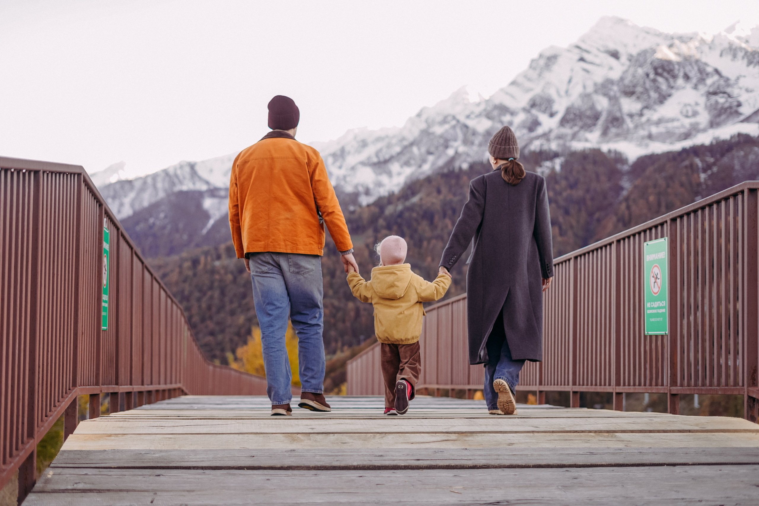 Алексей, Анна и Валентина в Горной Олимпийской деревне. Фотограф в Сочи и Абхазии | Фототуры | September Air