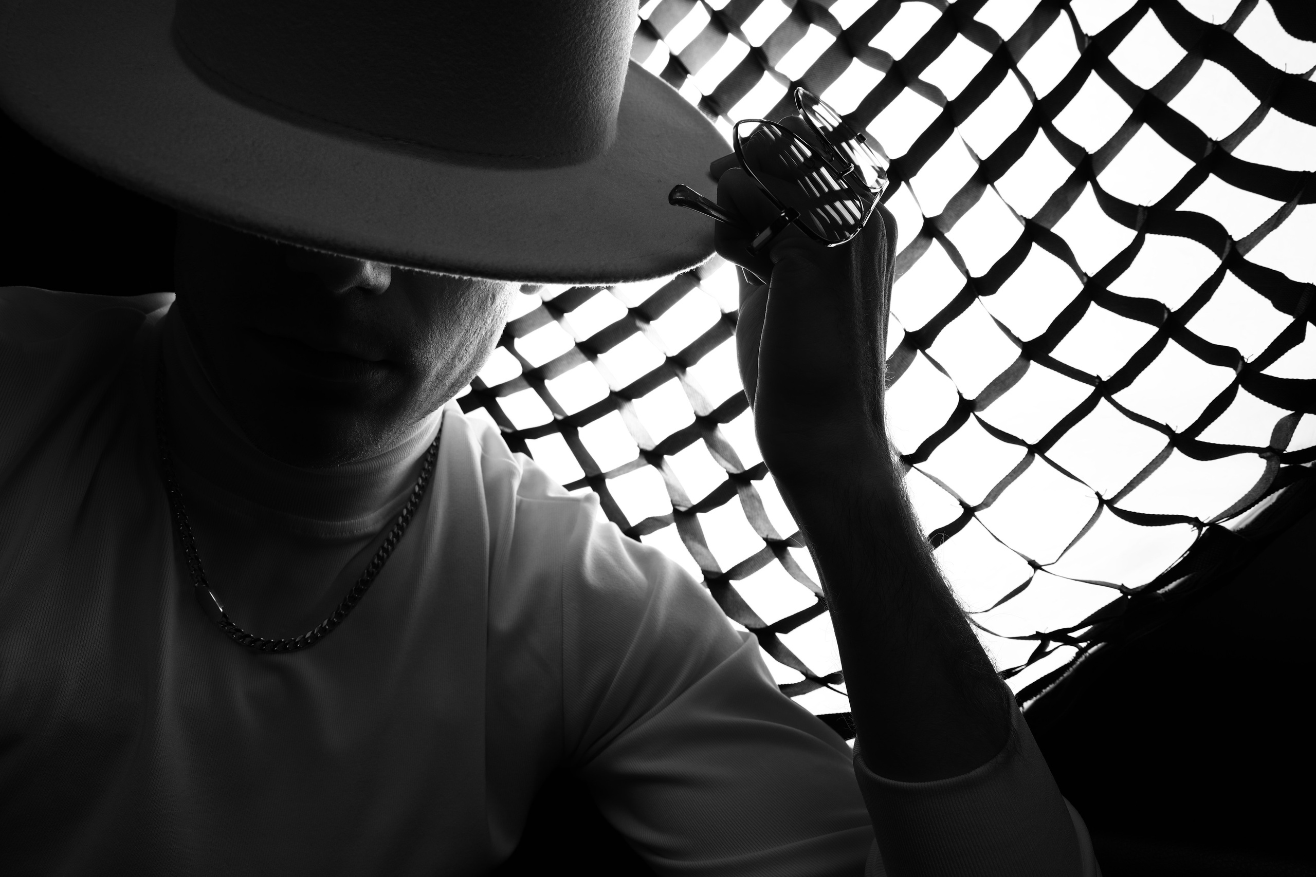 The White hat Alex. Профессиональный фотограф в Воронеже Владислав Крылов