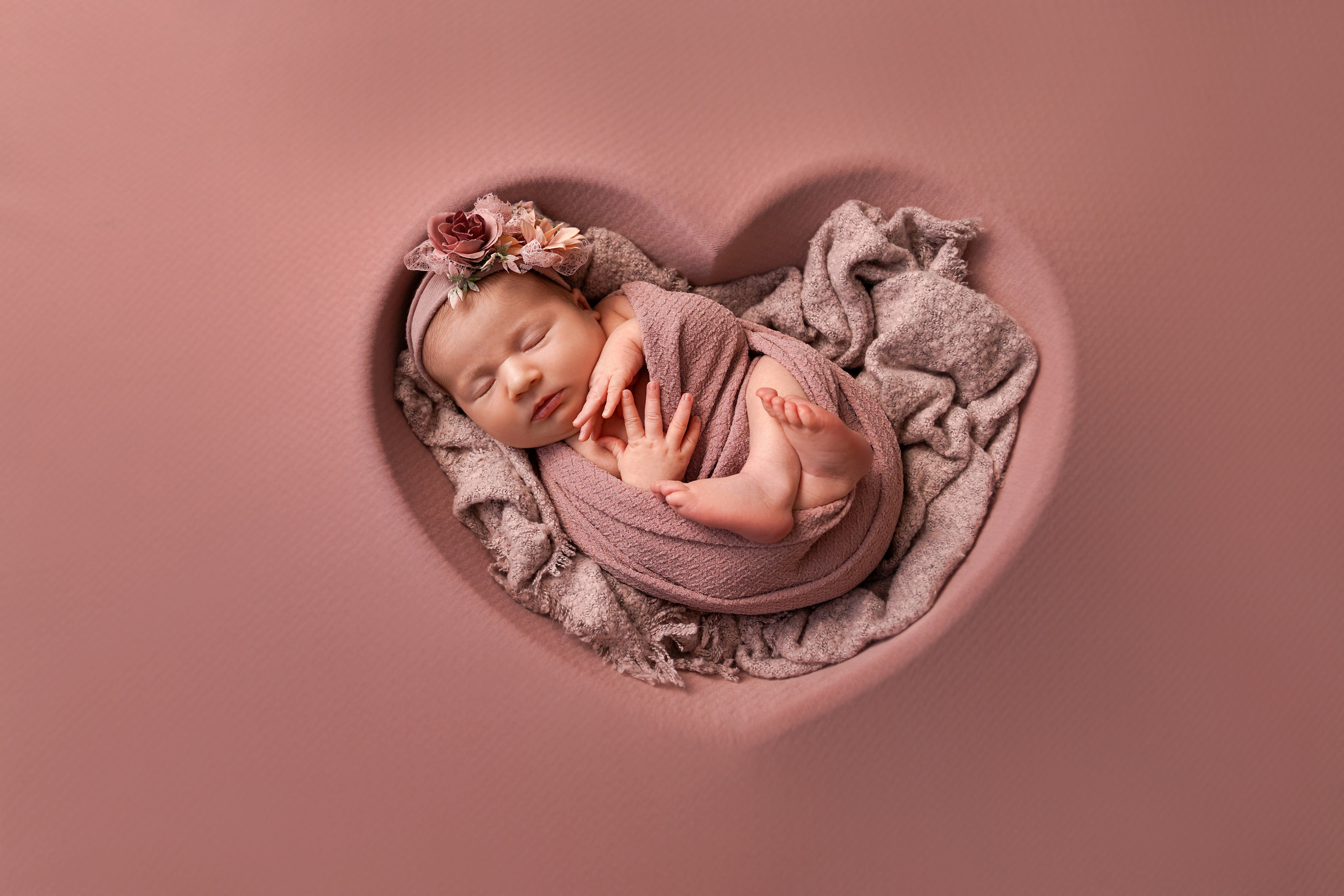 Фотосессия новорожденного (newborn). Фотограф новорожденных, детей до года и беременных в Симферополе