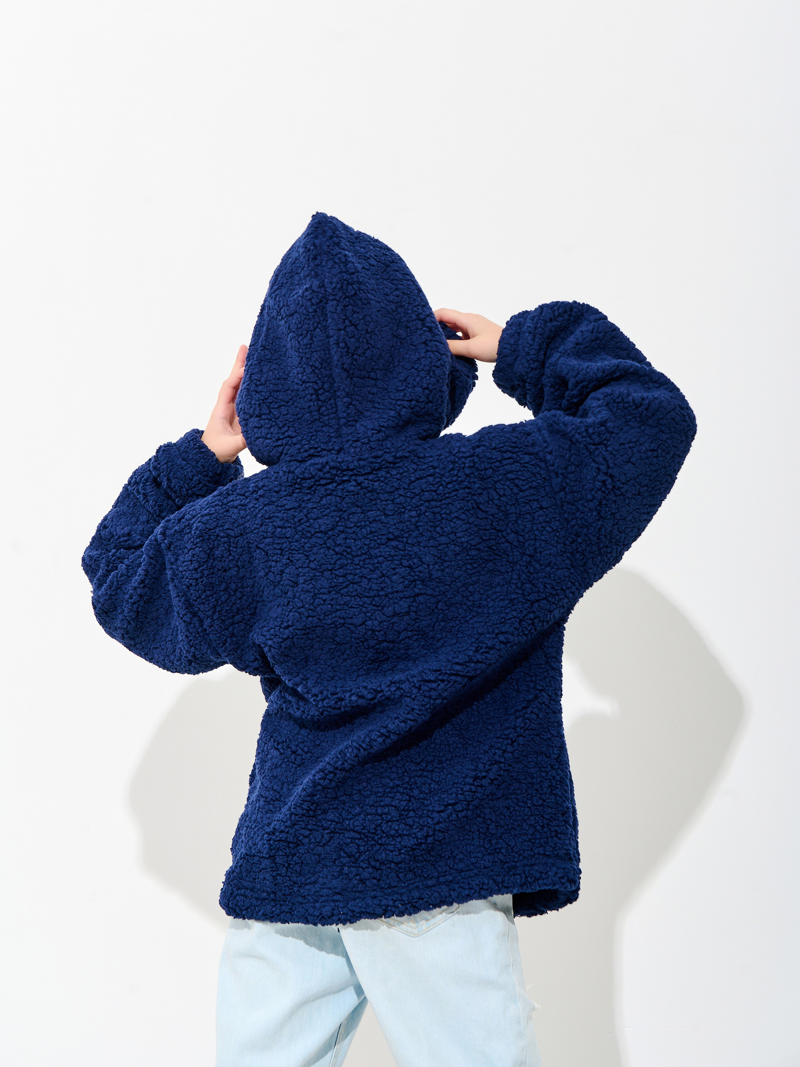 Съемка детских толстовок для маркетплейса. Контент фотограф для бизнеса и маркет-плейсов