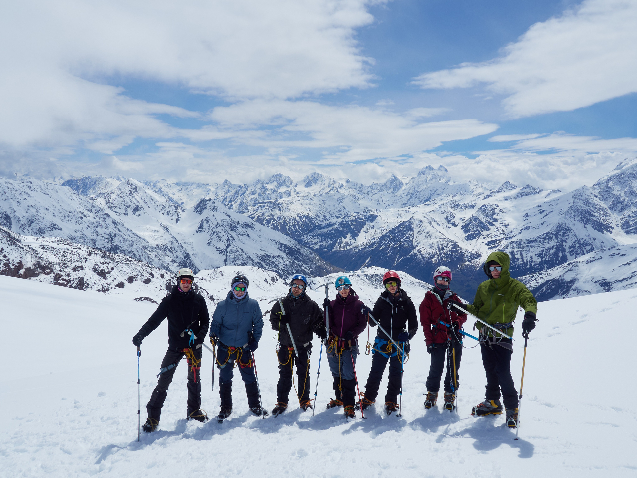 Снежно-ледовые занятия на высоте 3750. Горный, высотный Фотограф на Эльбрусе Георгий