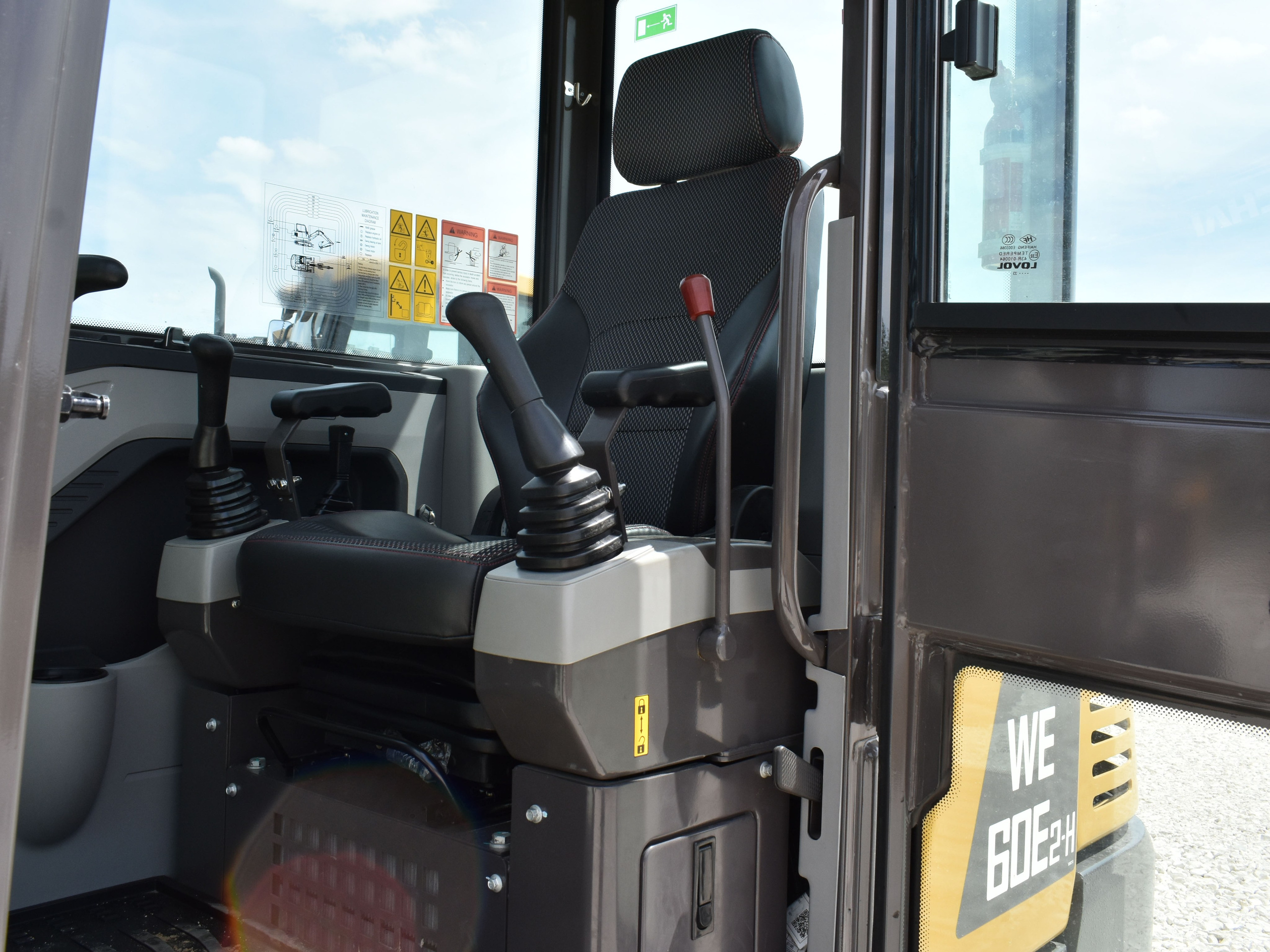 Фото гус. экс. Weheavy WE60E2-H. Продажа и обслуживание грузовой техники и спецтехники в г. Новосибирск компания СТИ