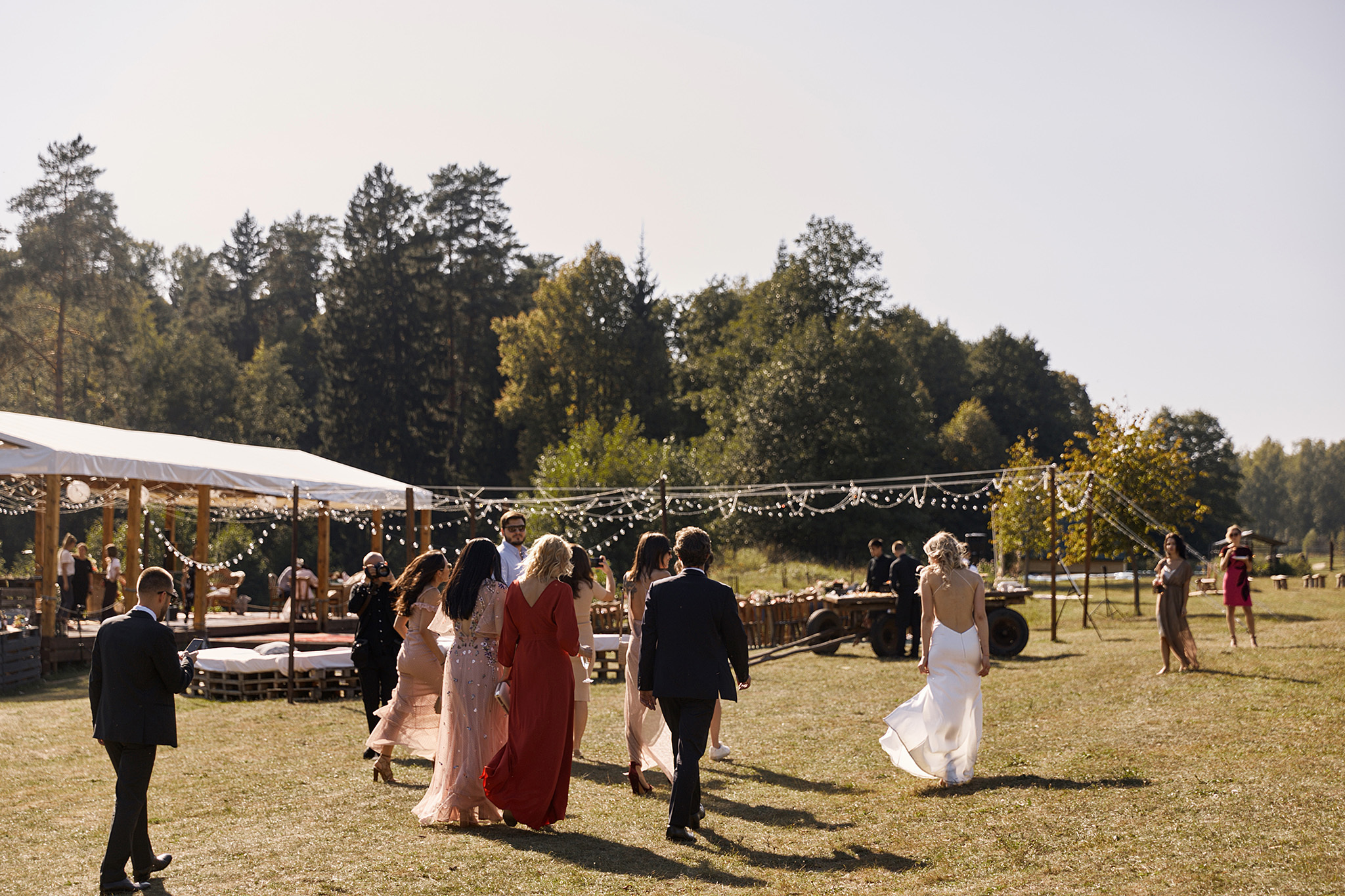 Там где нет связи, люди вынуждены общаться)). Фотограф Игорь Цаплин