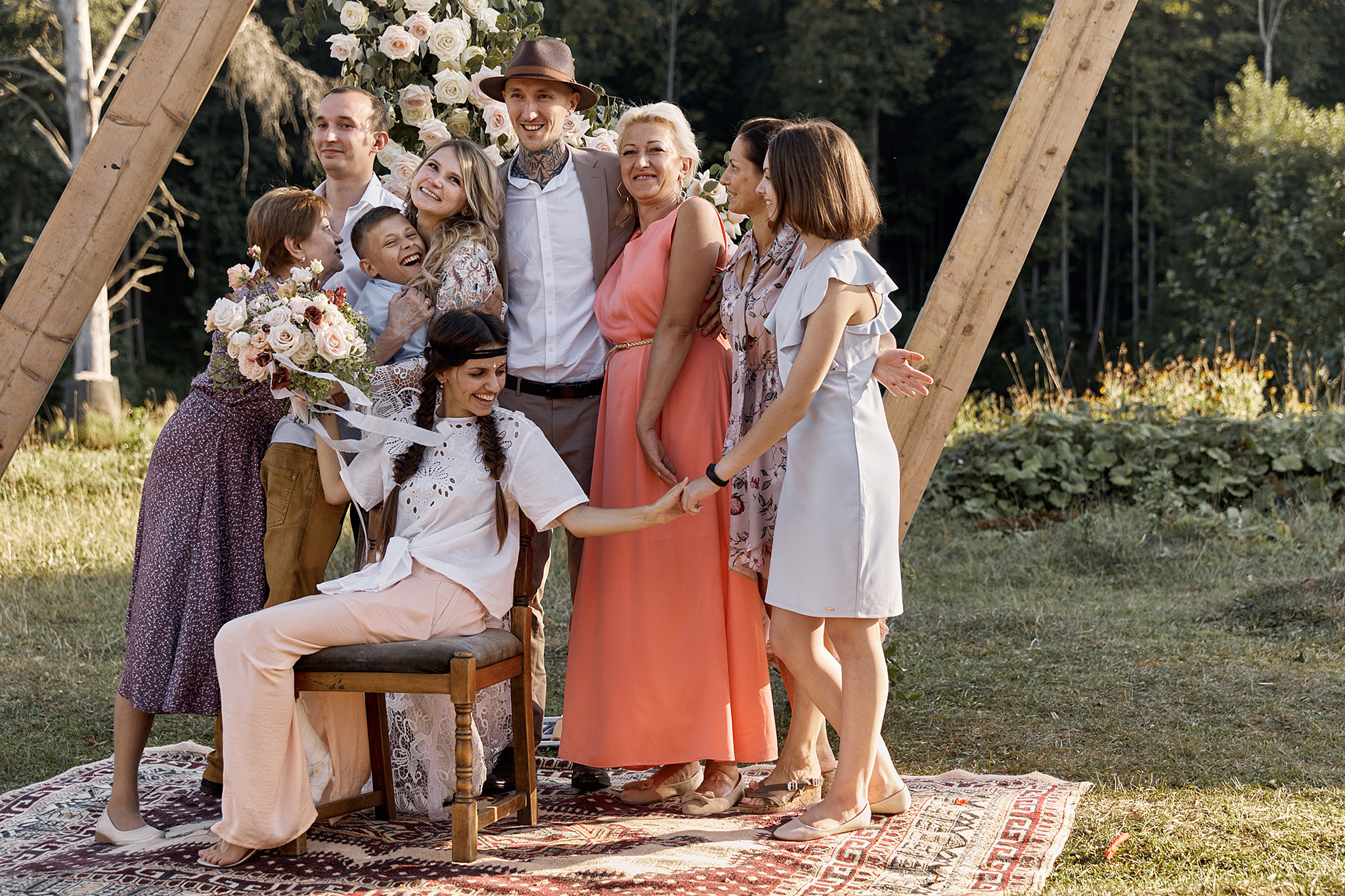 Там где нет связи, люди вынуждены общаться)). Фотограф Игорь Цаплин