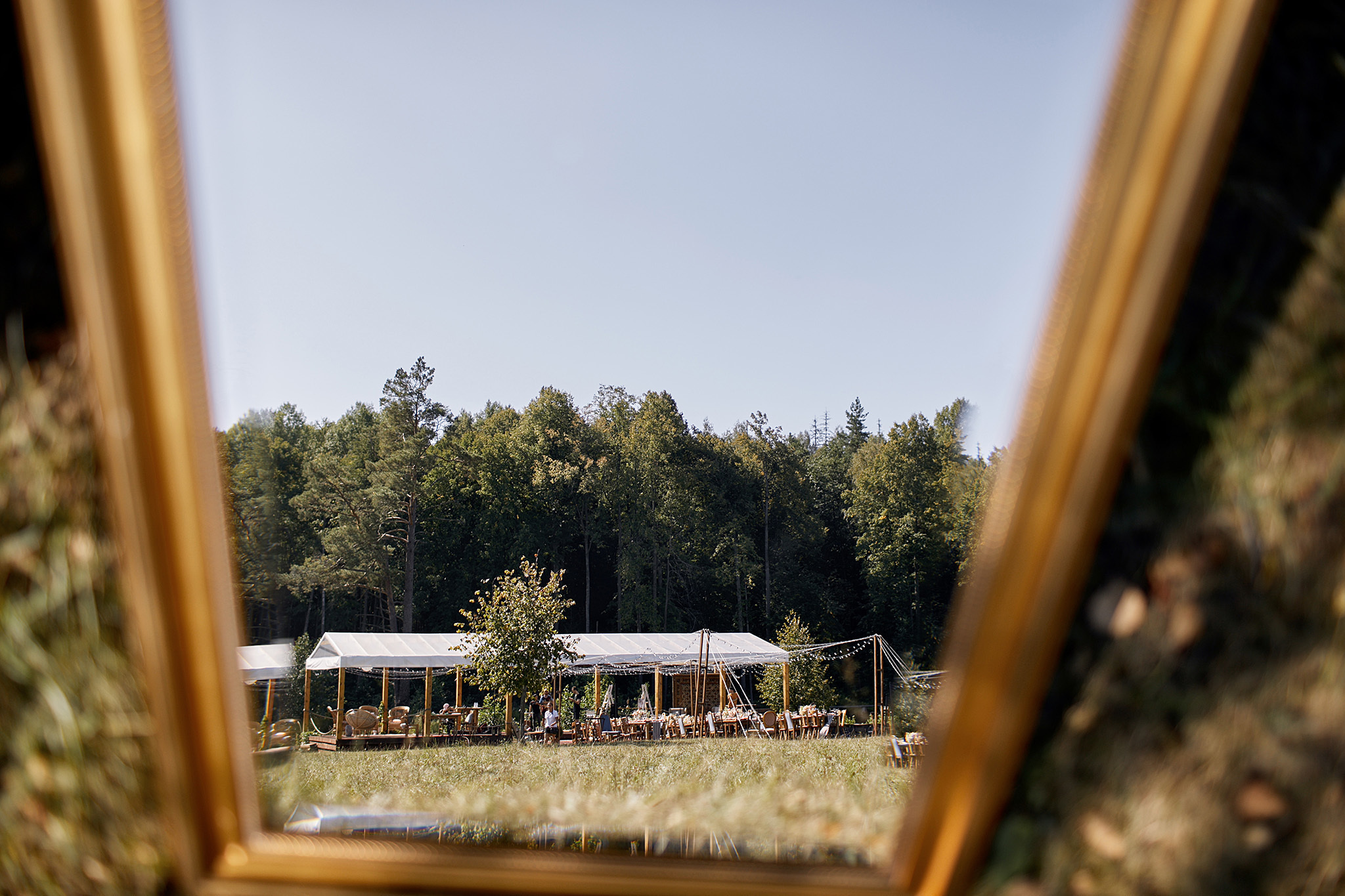 Там где нет связи, люди вынуждены общаться)). Фотограф Игорь Цаплин