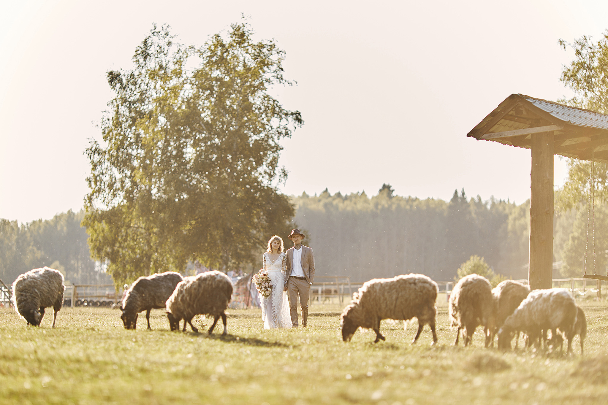Там где нет связи, люди вынуждены общаться)). Фотограф Игорь Цаплин