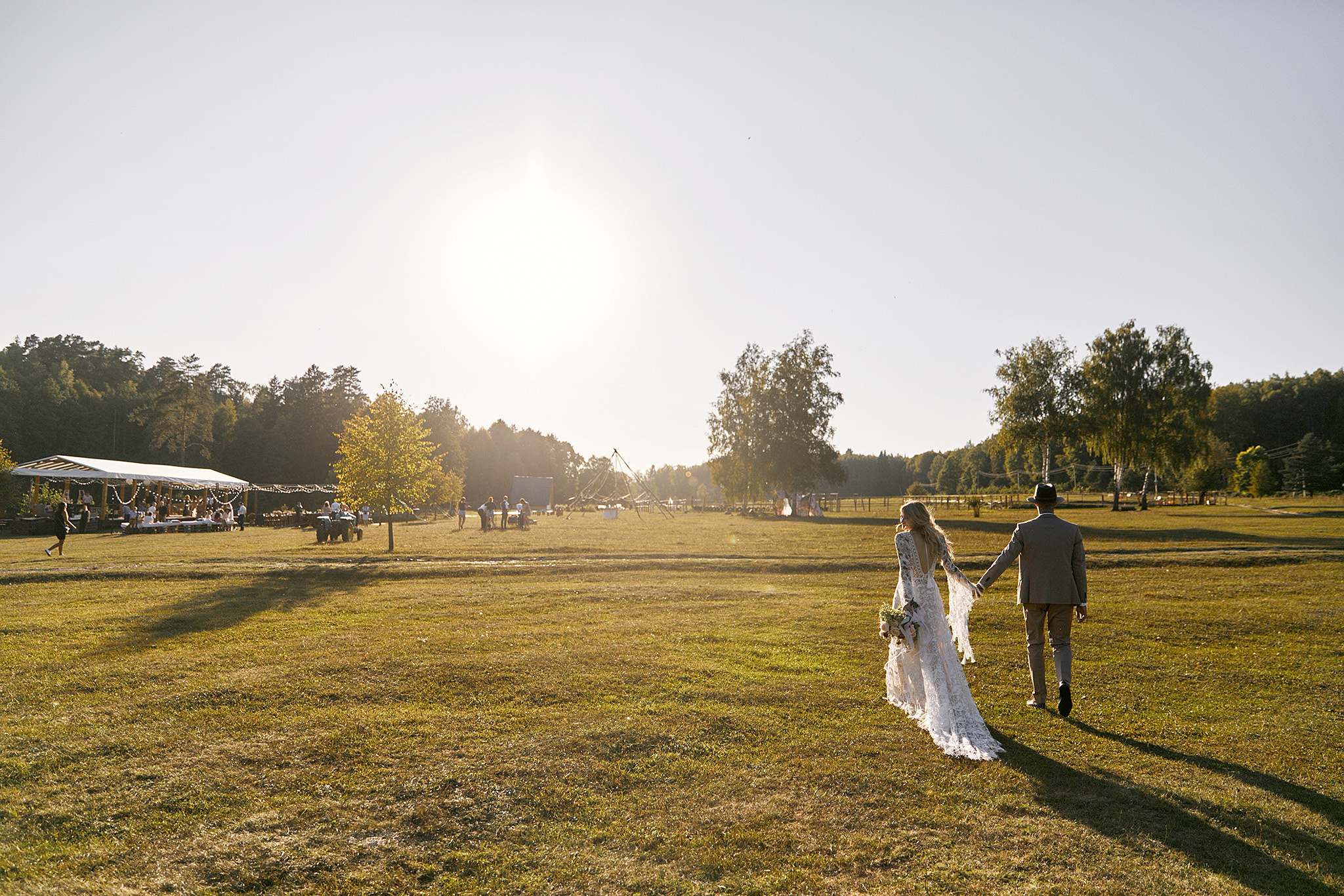 Там где нет связи, люди вынуждены общаться)). Фотограф Игорь Цаплин