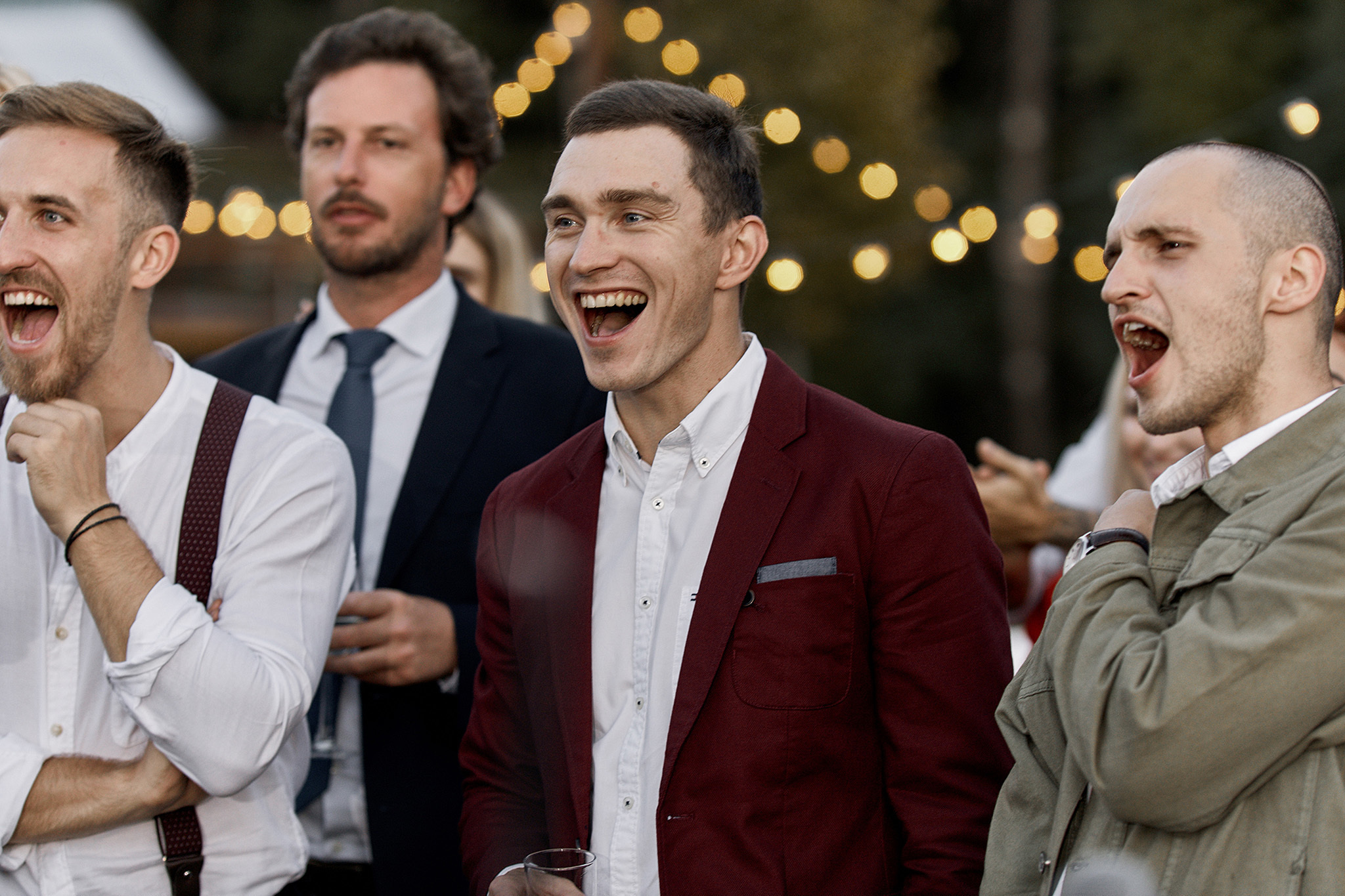 Там где нет связи, люди вынуждены общаться)). Фотограф Игорь Цаплин