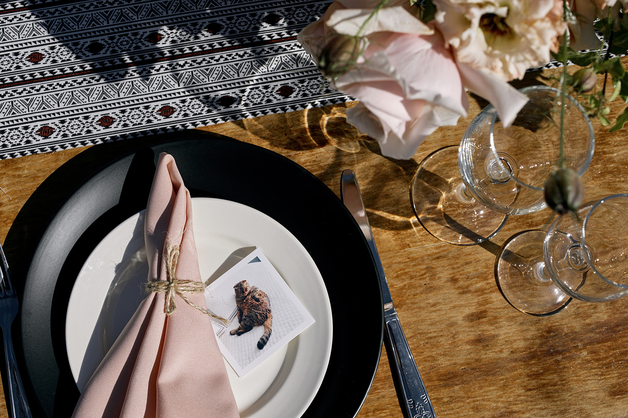 Там где нет связи, люди вынуждены общаться)). Фотограф Игорь Цаплин