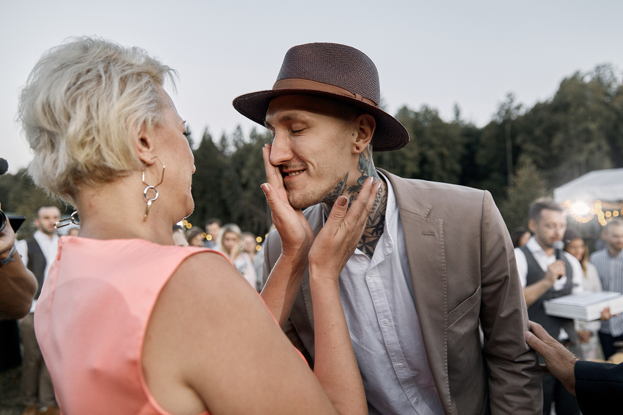 Там где нет связи, люди вынуждены общаться)). Фотограф Игорь Цаплин