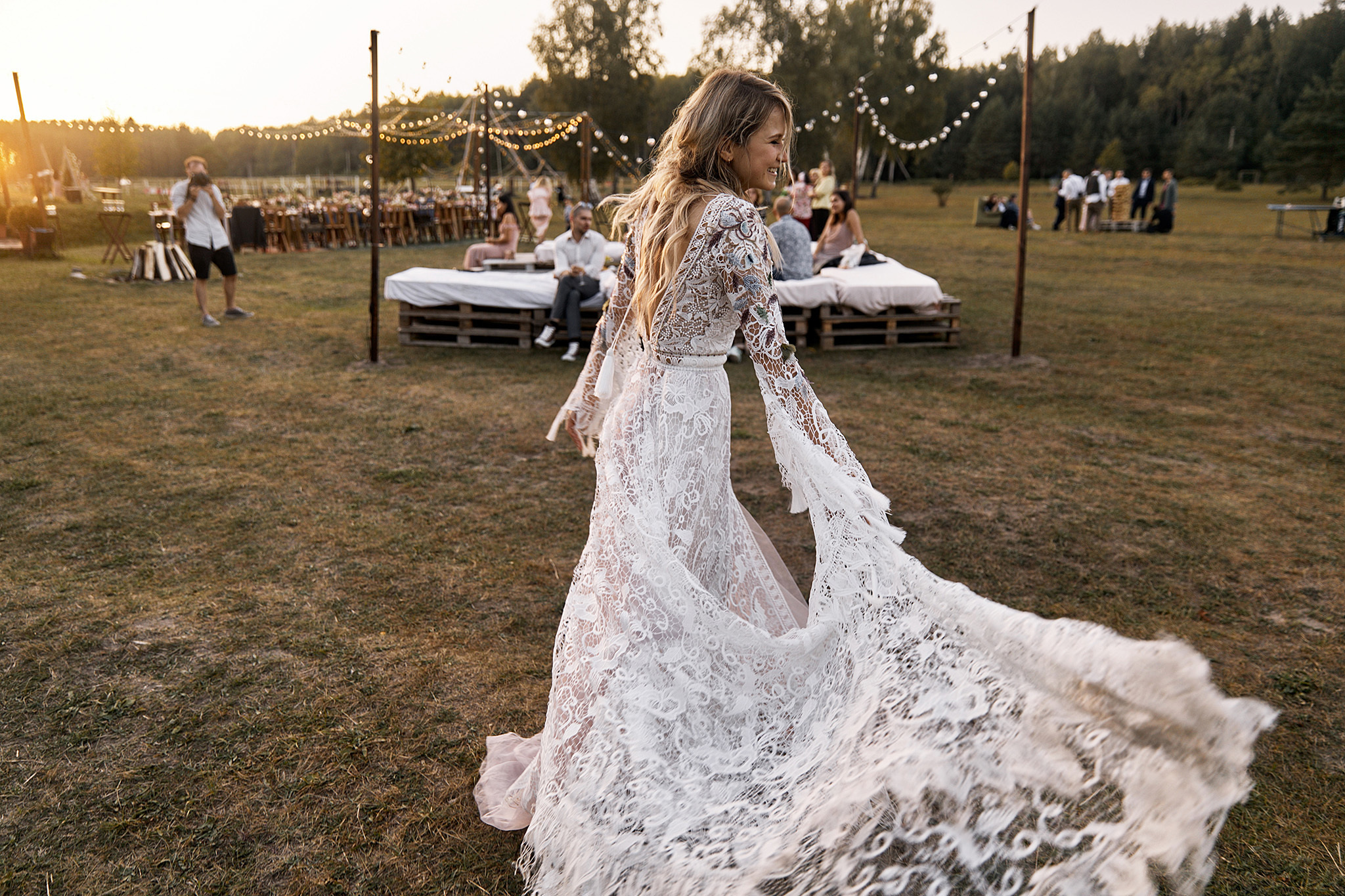 Там где нет связи, люди вынуждены общаться)). Фотограф Игорь Цаплин