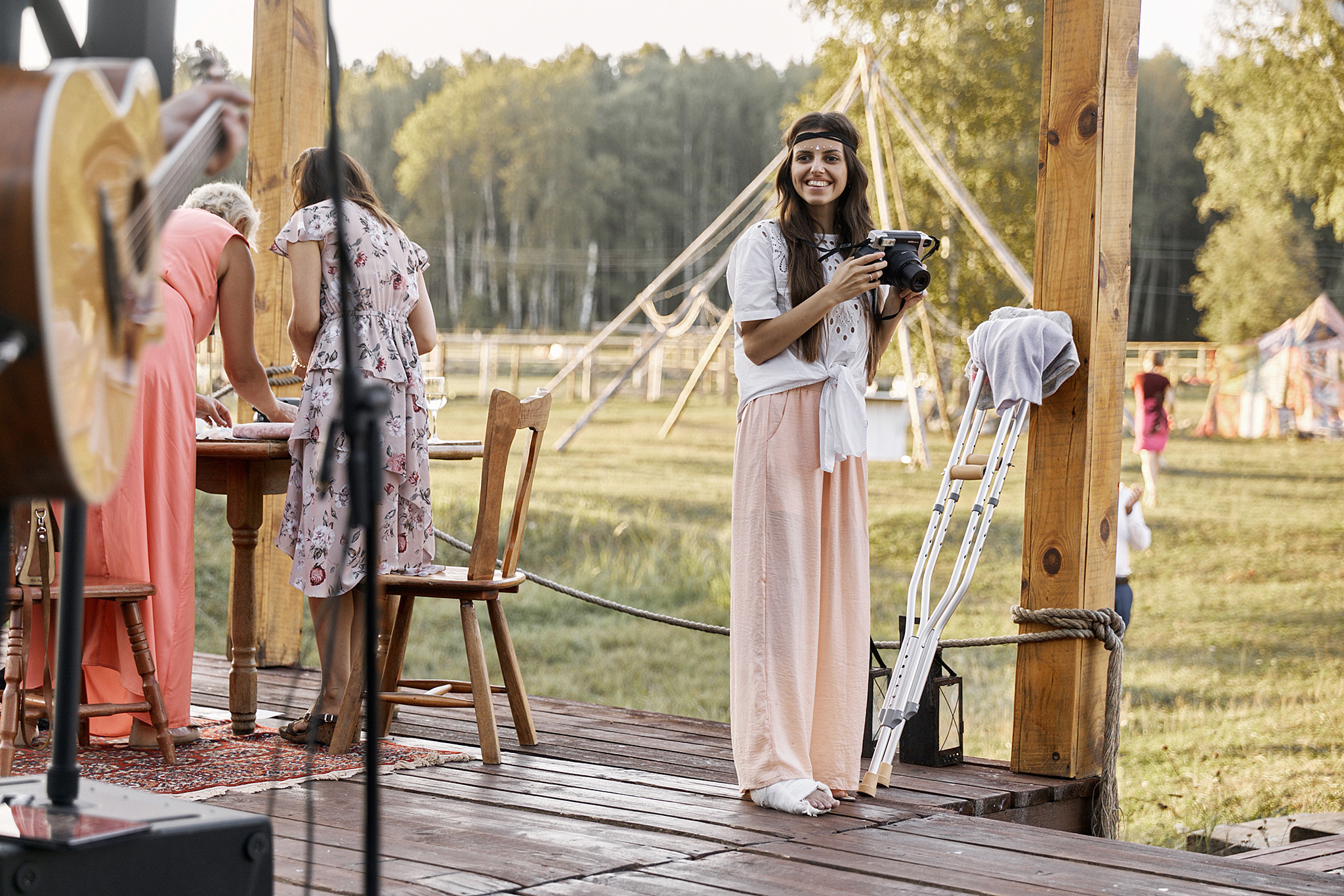 Там где нет связи, люди вынуждены общаться)). Фотограф Игорь Цаплин