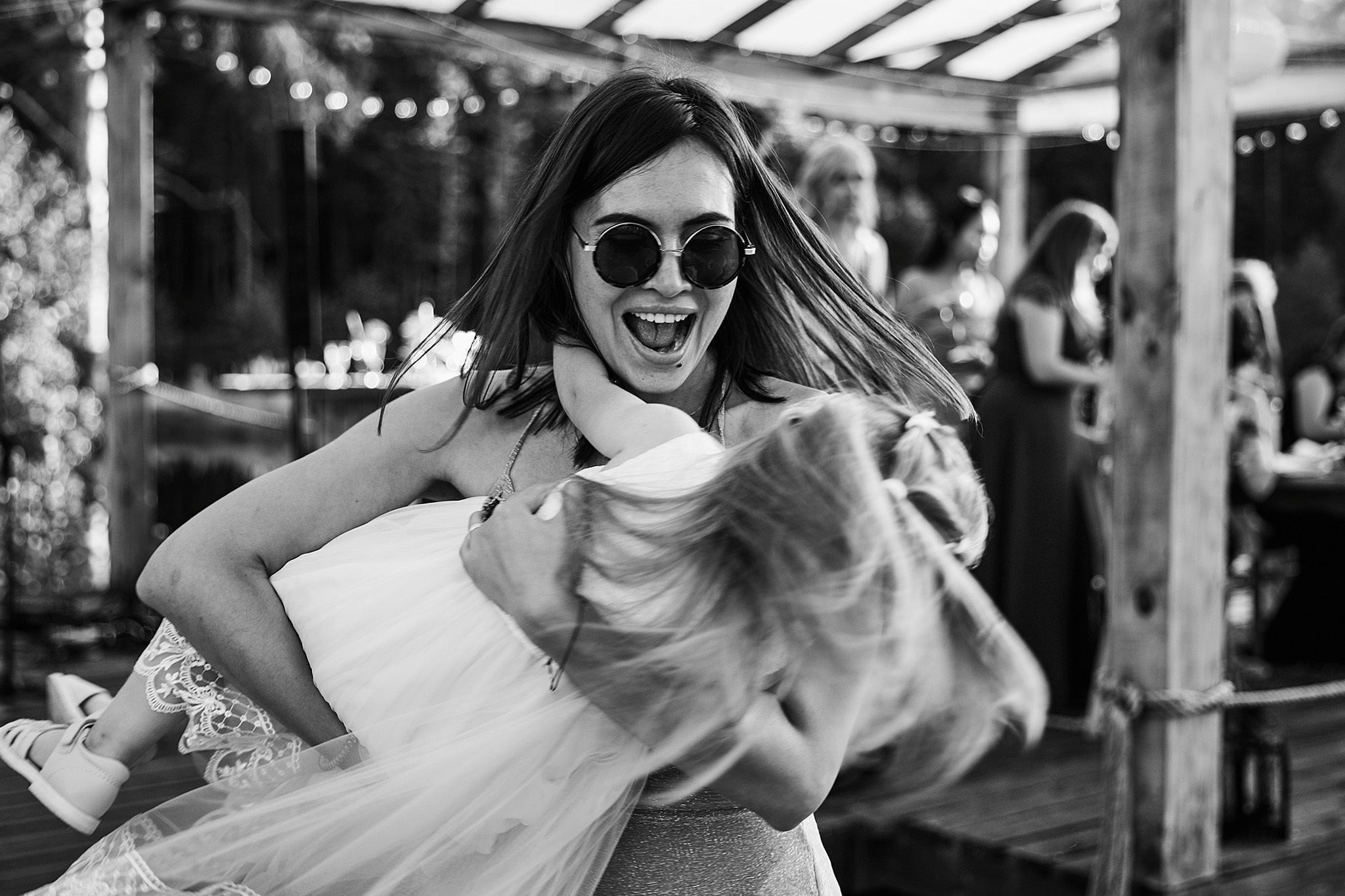 Там где нет связи, люди вынуждены общаться)). Фотограф Игорь Цаплин