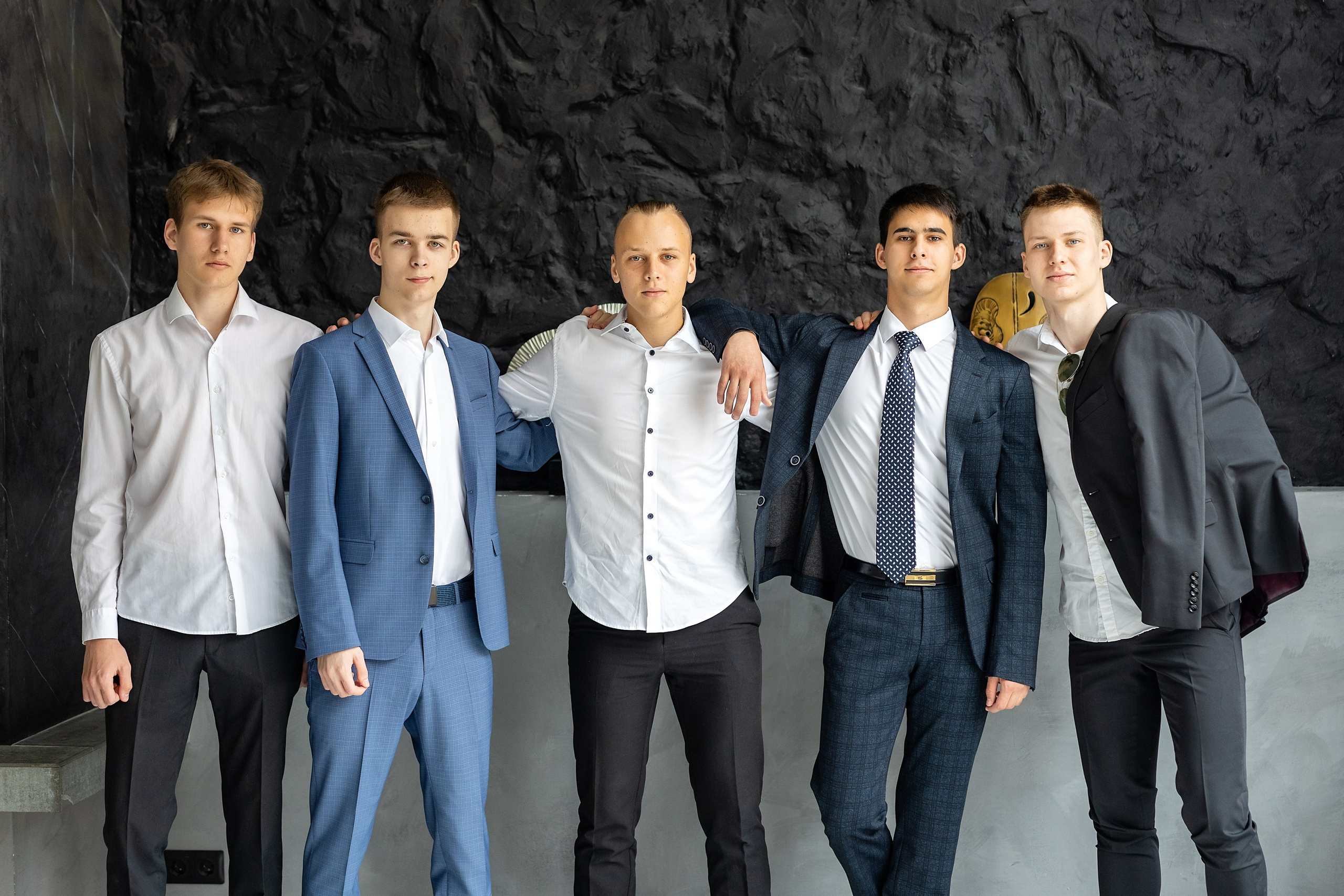 Выпускной альбом Владивосток 11 класс. Стильный выпускной альбом Владивосток фотограф Вероника Мигачева