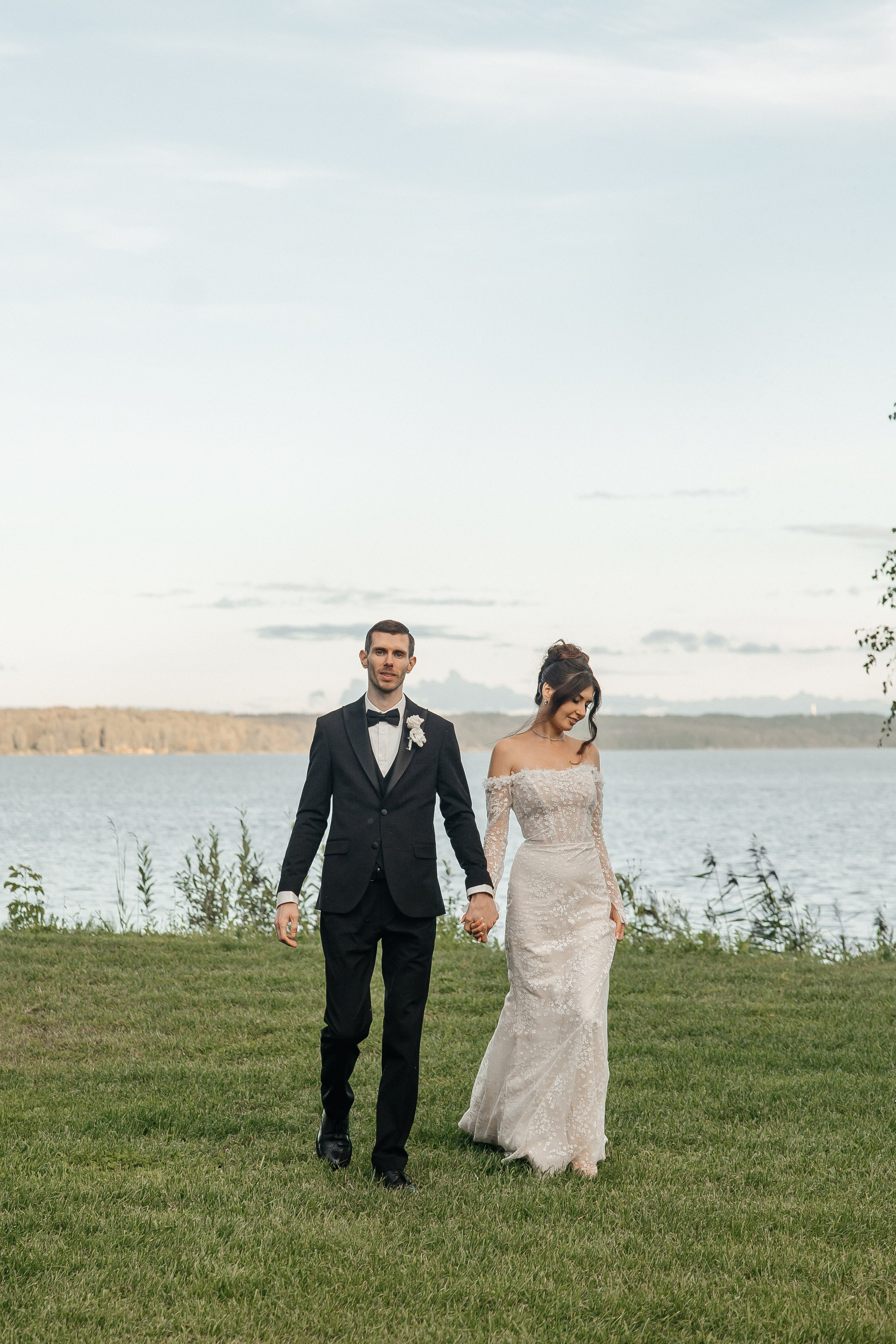 Свадебная фотосессия на площадке THE SUN LAKE VERANDA на озере Сенеж Солнечногорск