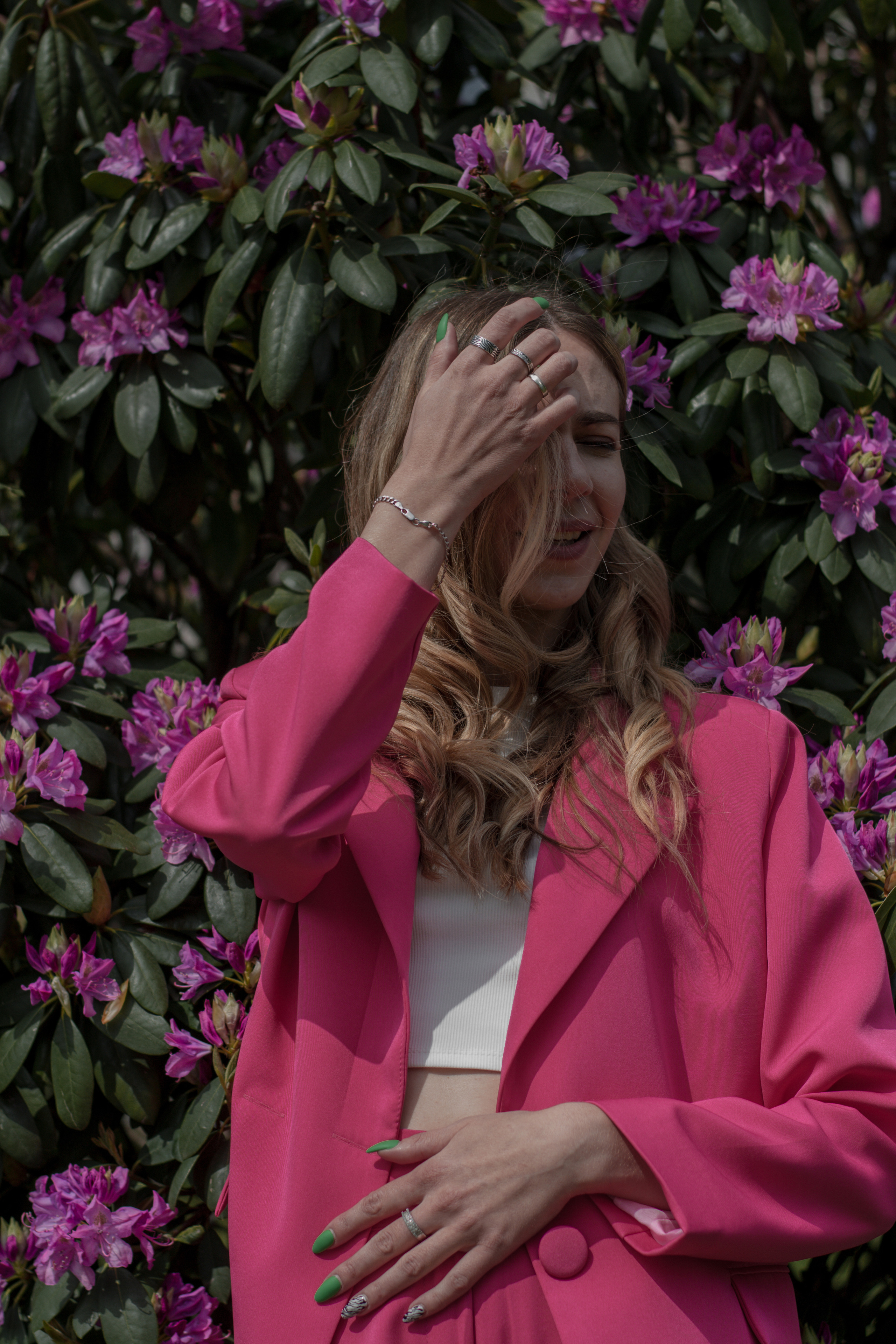 Весенняя прогулка в розовых цветах. Портретный и свадебный фотограф в Краснодаре