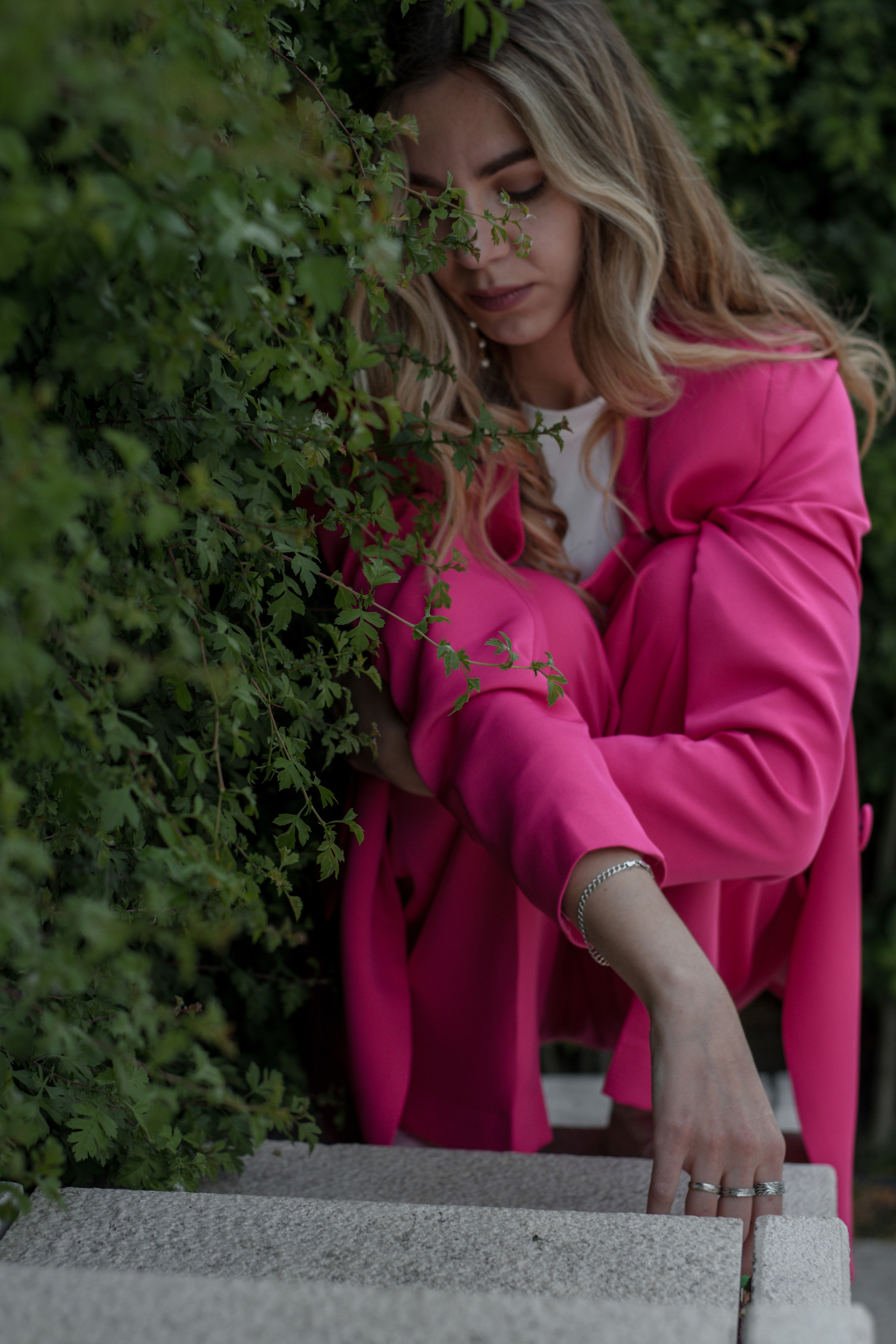 Весенняя прогулка в розовых цветах. Портретный и свадебный фотограф в Краснодаре