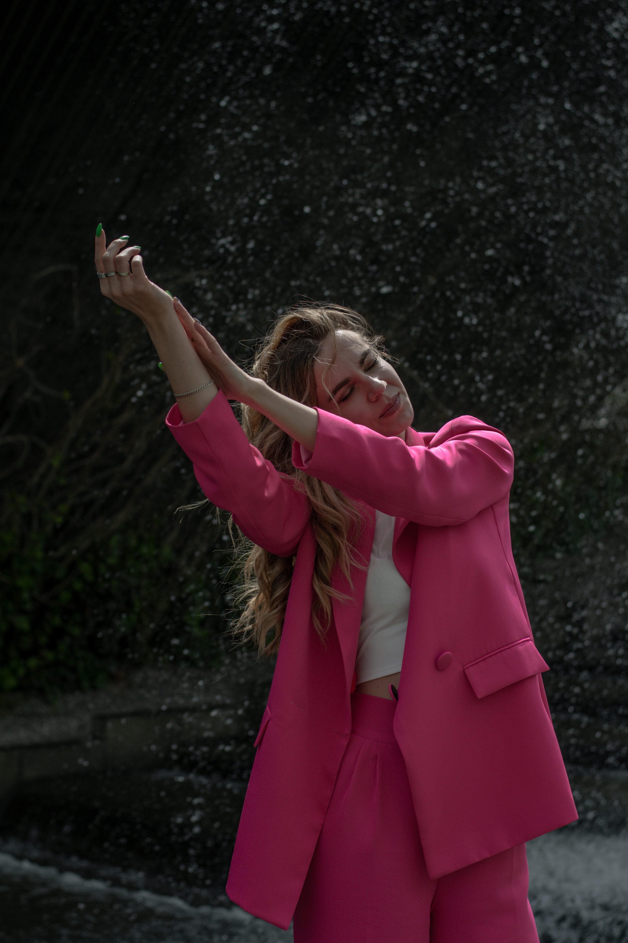 Весенняя прогулка в розовых цветах. Портретный и свадебный фотограф в Краснодаре