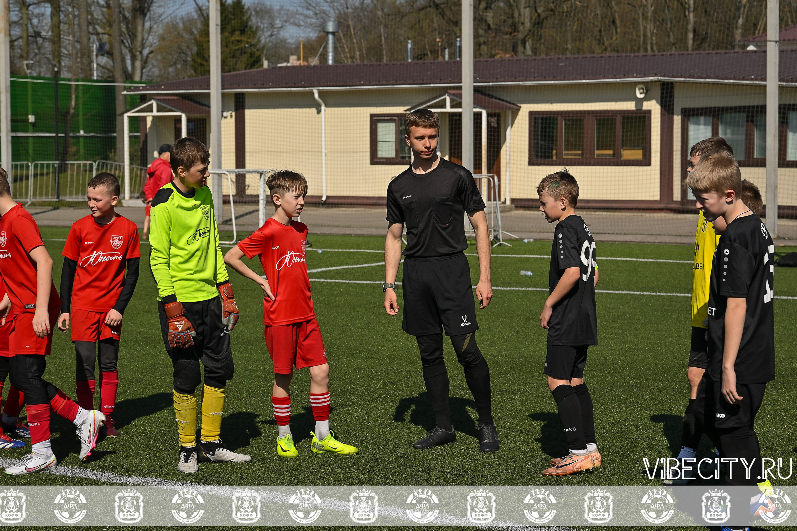 XIX Всероссийского футбольного турнира Локобол 2025 РЖД. VIBECITY.RU Вайб Сити Ру Фоторепортажи Фотоотчеты Калининград