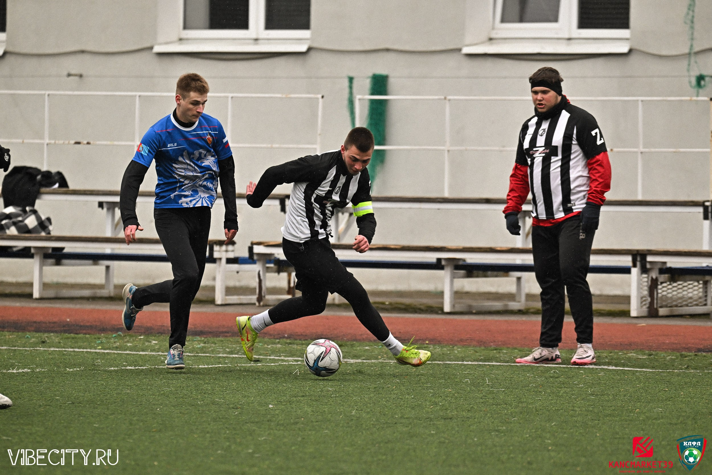 XX ЧЕМПИОНАТ КАЛИНИНГРАДСКОЙ ЛФЛ КАНЦМАРКЕТ39 сезона 2024–2025 гг. VIBECITY.RU Вайб Сити Ру Фоторепортажи Фотоотчеты Калининград