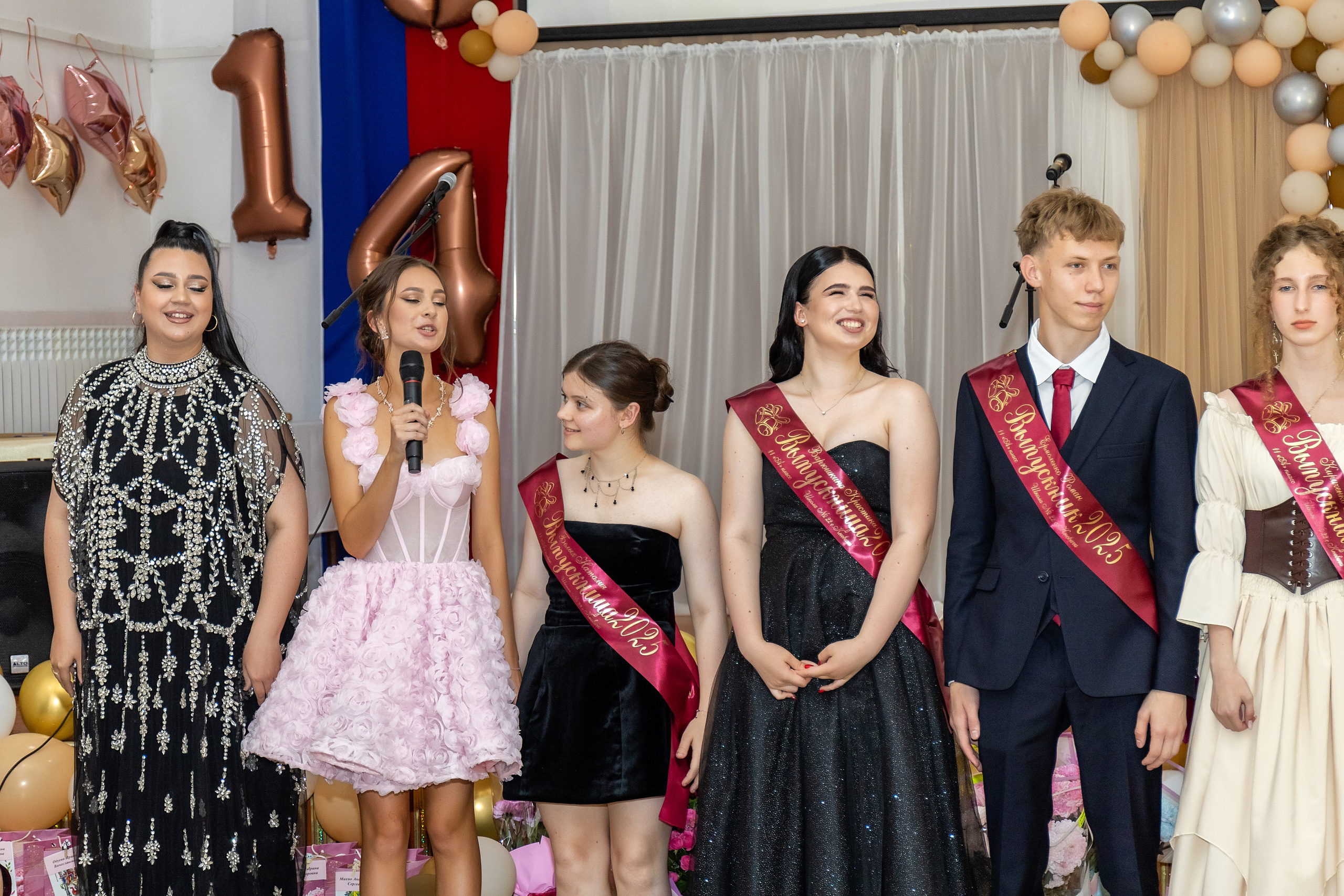 Выпускной. Школа 22, 11 класс. Стильный выпускной альбом Владивосток фотограф Вероника Мигачева