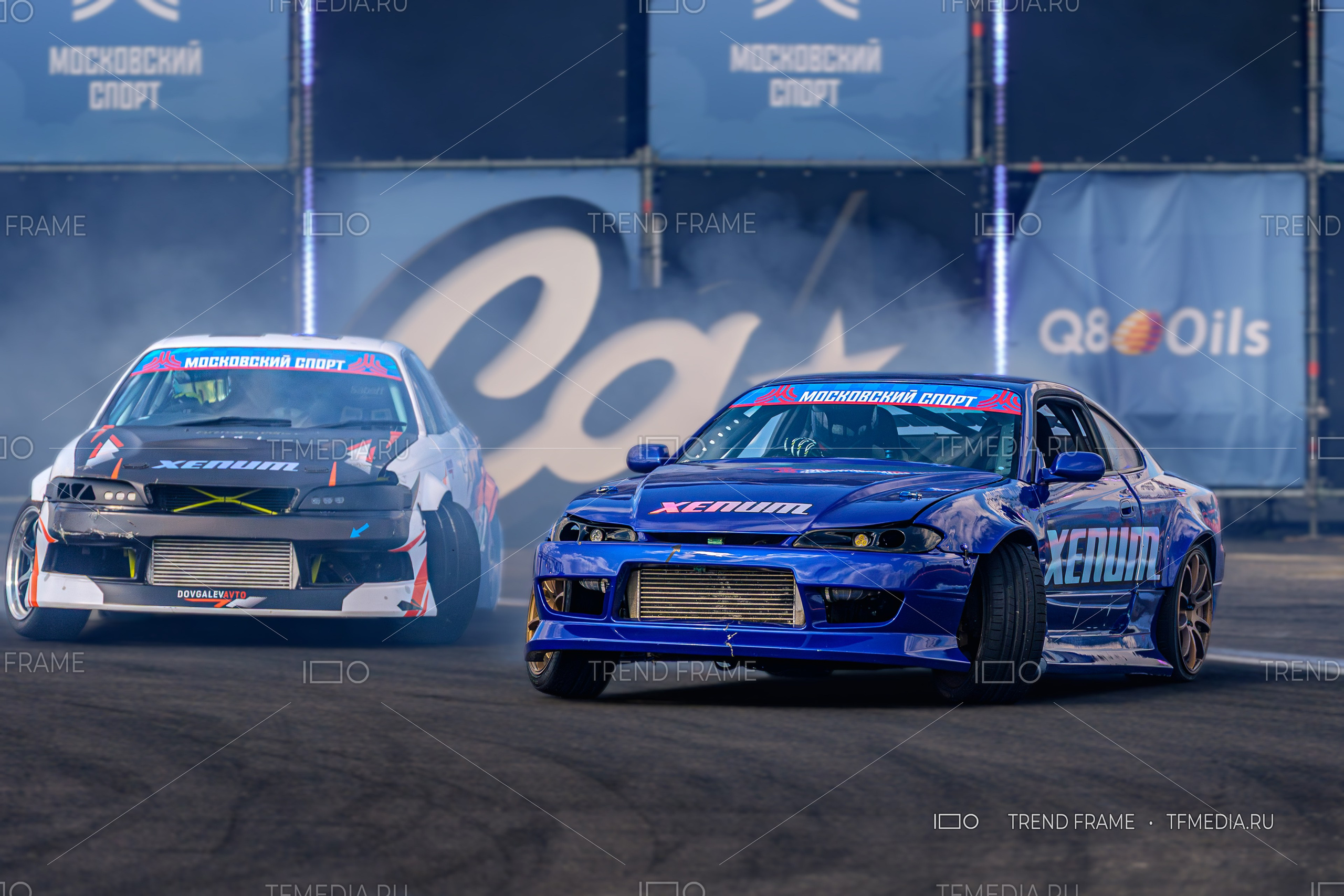 Дрифт Xenum — напряжённый момент перед финальным поворотом на фестивале в Москве