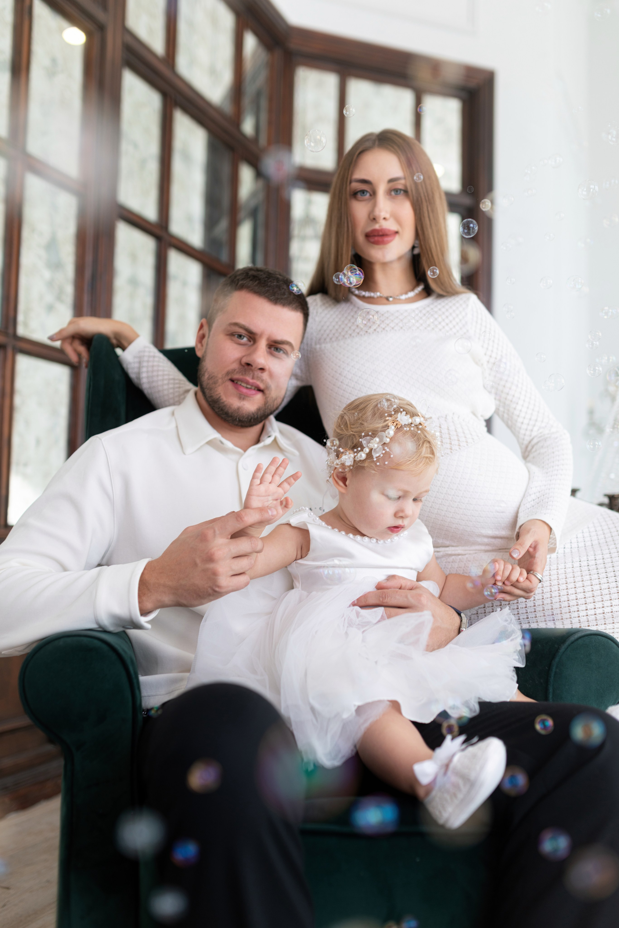 Семейная съемка для Яны и Дани в интерьере. Дмитрий Шульгин, портретный фотограф в Воронеже