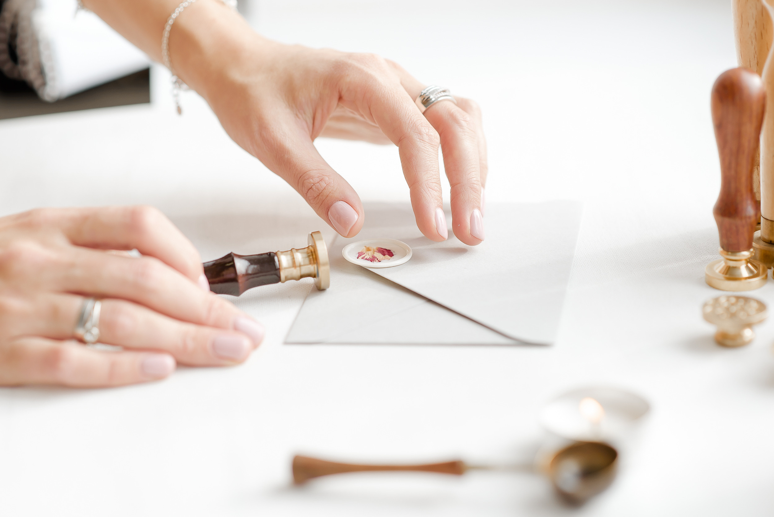 Контент-съемка студии свадебных приглашений Люпин. Семейный и свадебный фотограф в Санкт-Петербурге Серафима Смирнова