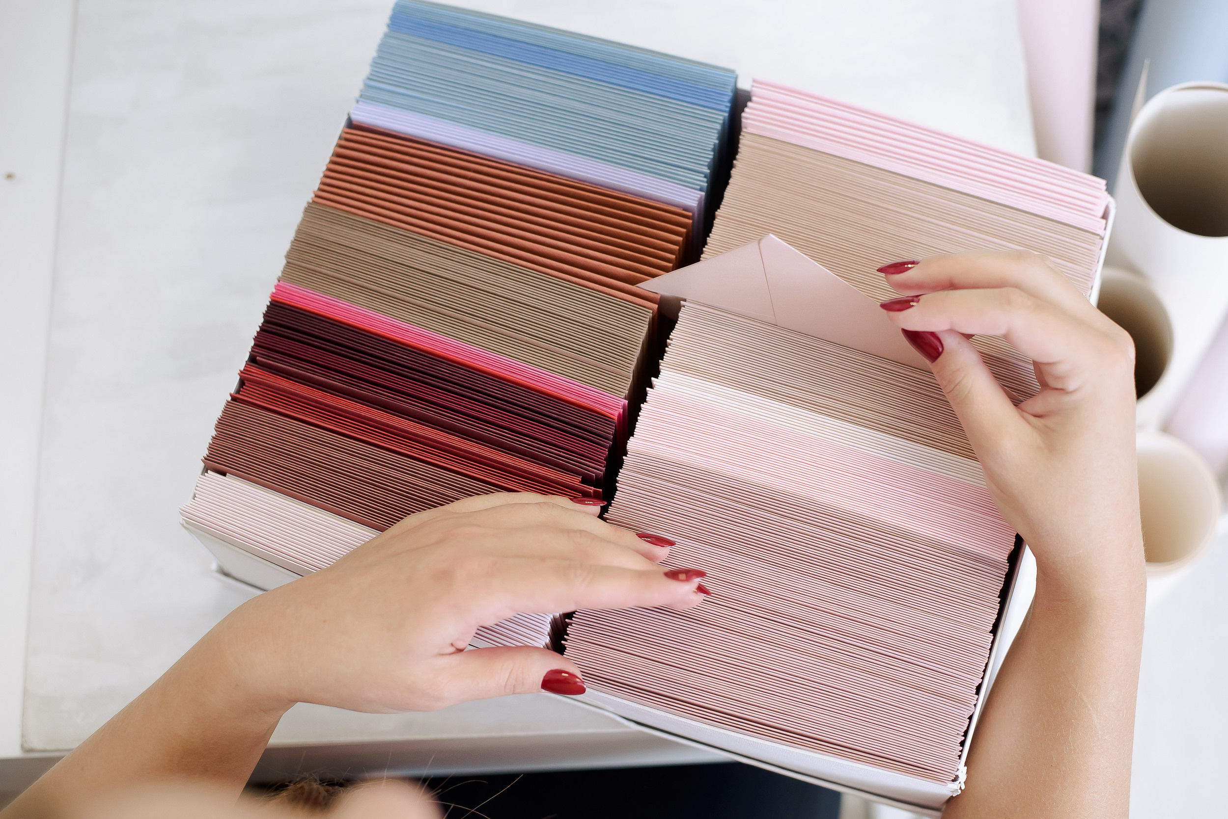 Контент-съемка студии свадебных приглашений Люпин. Семейный и свадебный фотограф в Санкт-Петербурге Серафима Смирнова