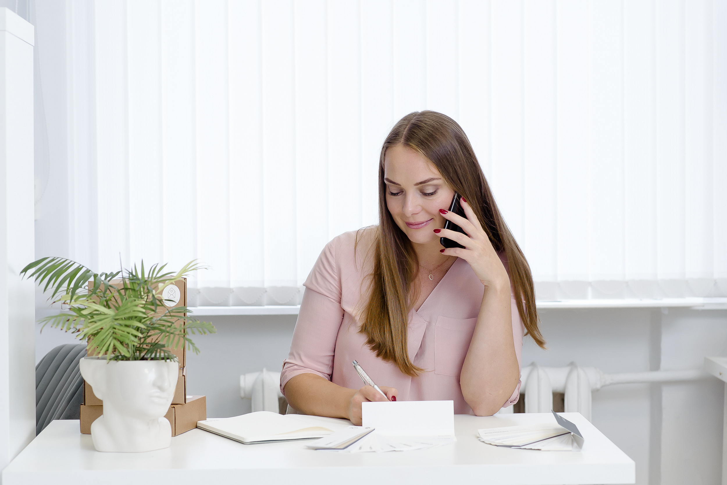 Контент-съемка студии свадебных приглашений Люпин. Семейный и свадебный фотограф в Санкт-Петербурге Серафима Смирнова